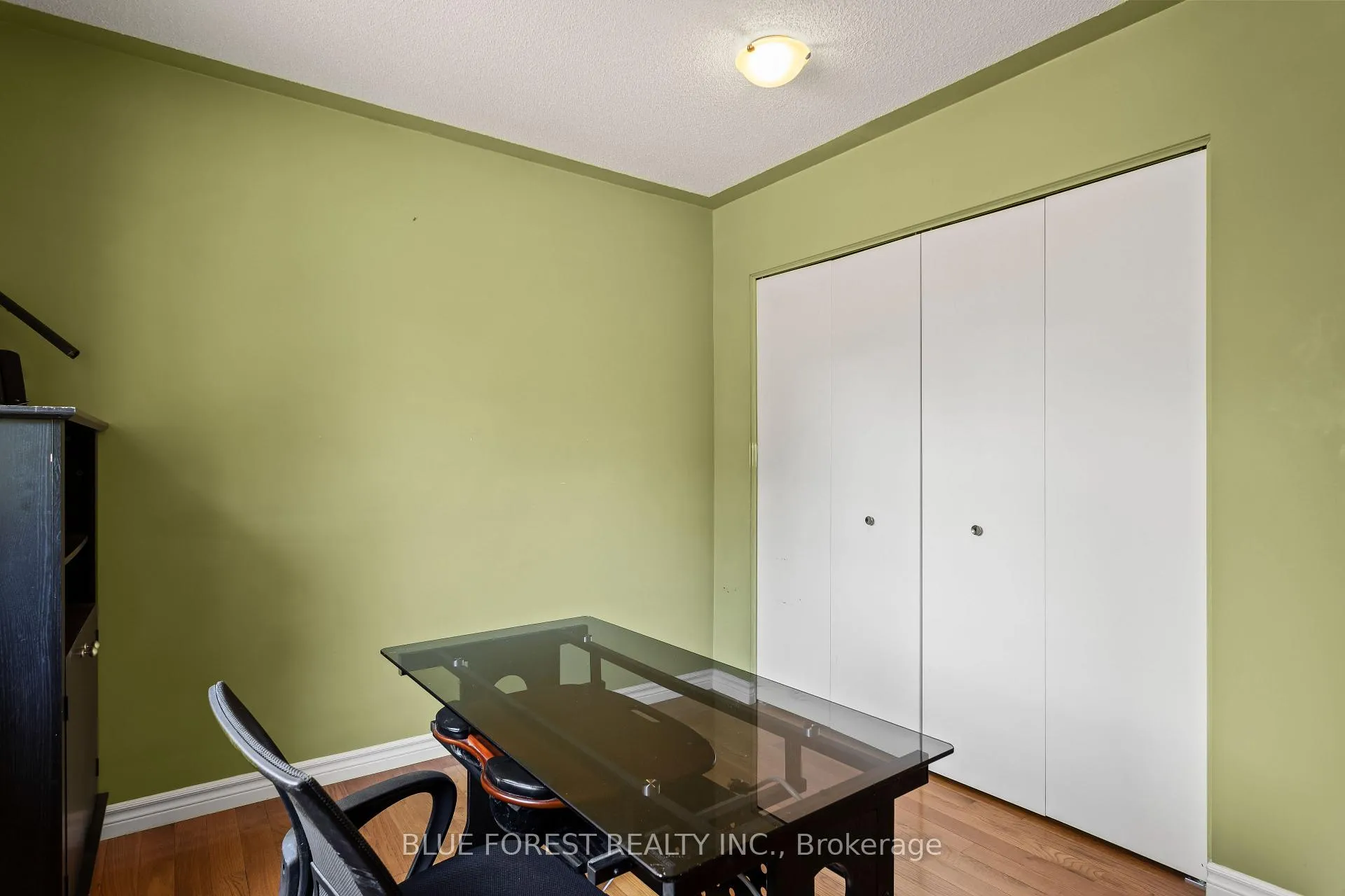 Photo 25 of 30 Gerald Crescent, London, South J — HOMEH
