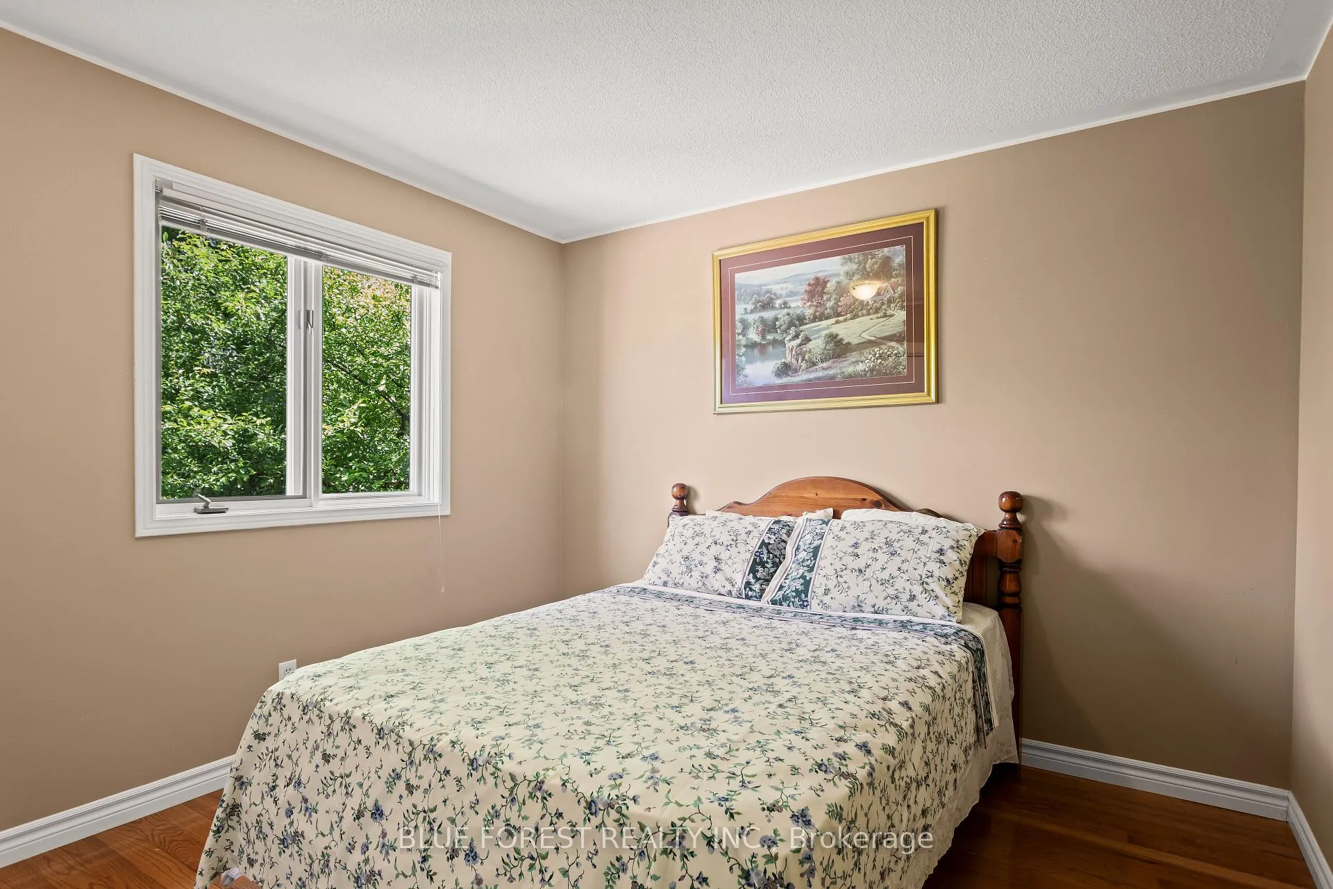 Photo 26 of 30 Gerald Crescent, London, South J — HOMEH
