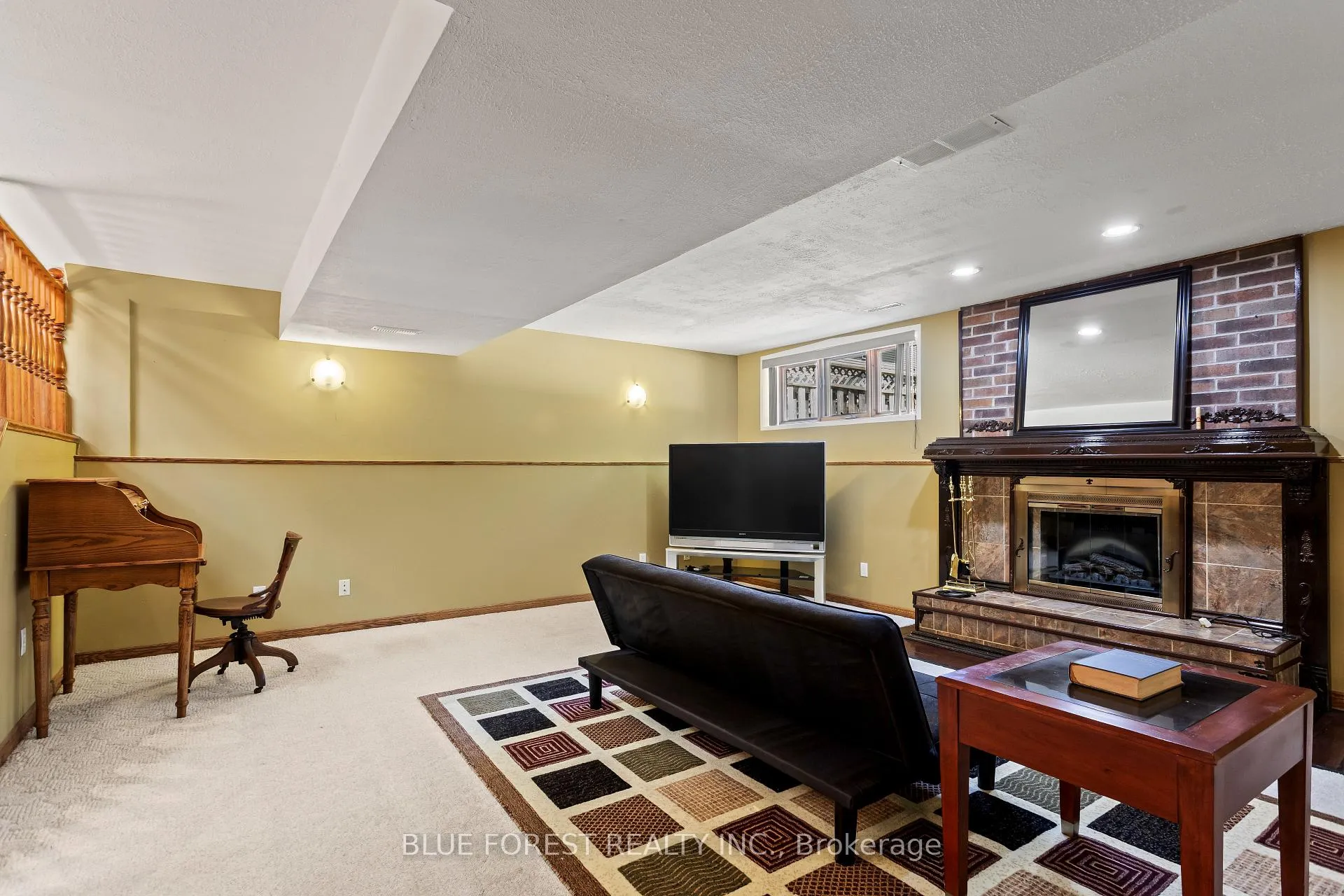 Photo 29 of 30 Gerald Crescent, London, South J — HOMEH