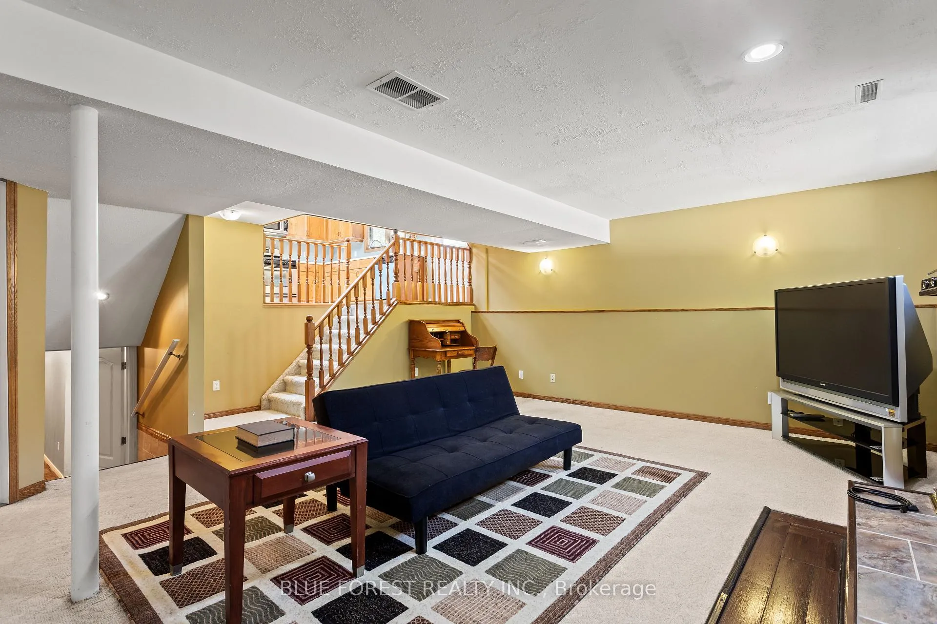 Photo 30 of 30 Gerald Crescent, London, South J — HOMEH