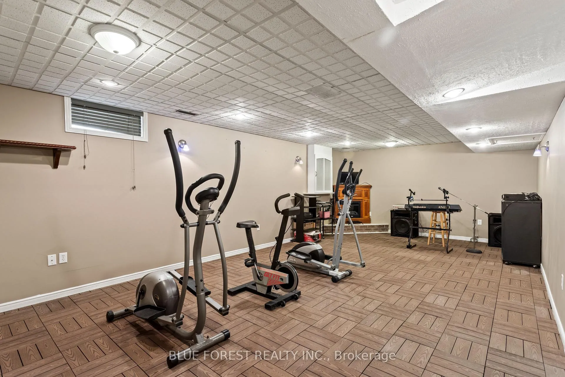 Photo 39 of 30 Gerald Crescent, London, South J — HOMEH