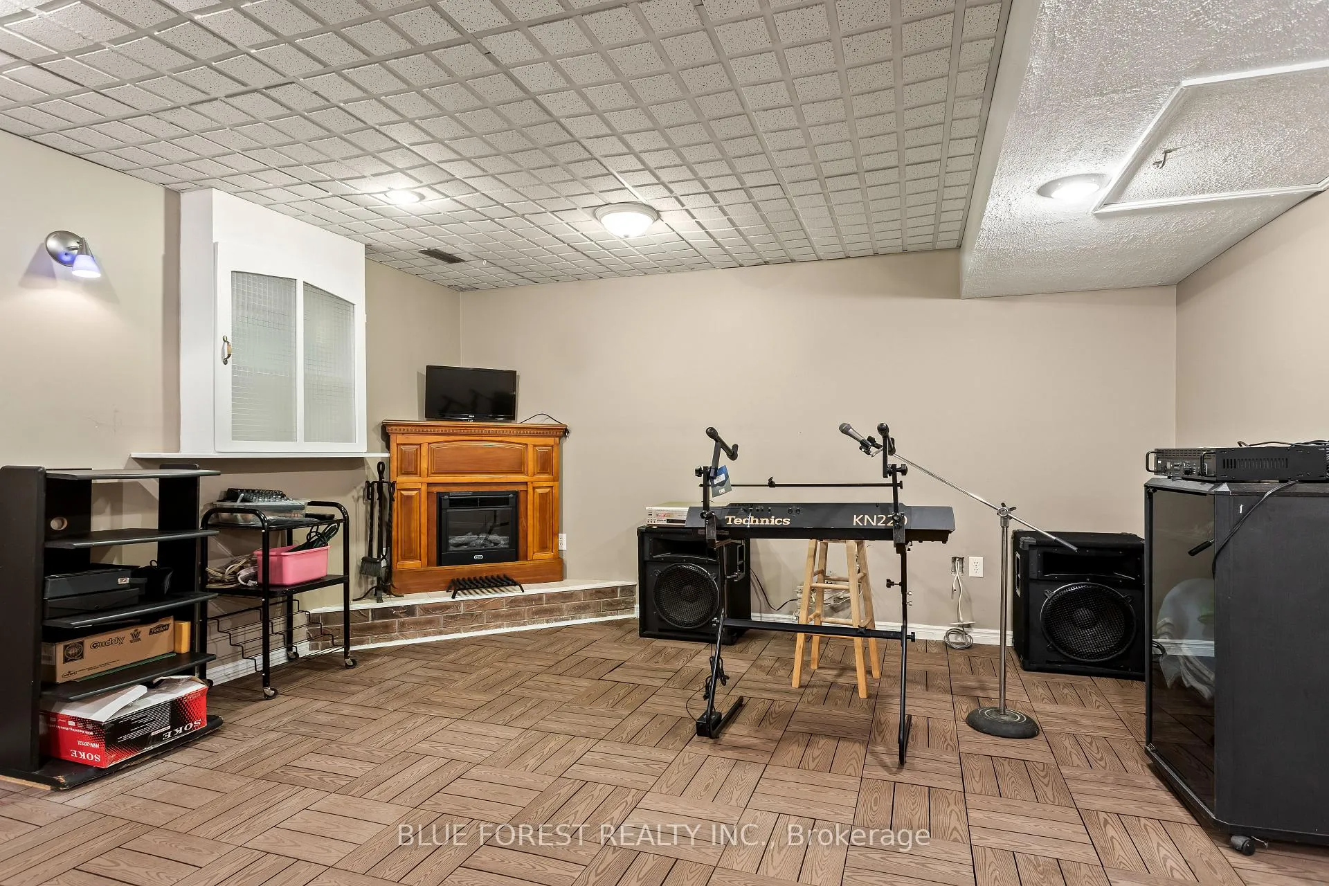 Photo 40 of 30 Gerald Crescent, London, South J — HOMEH