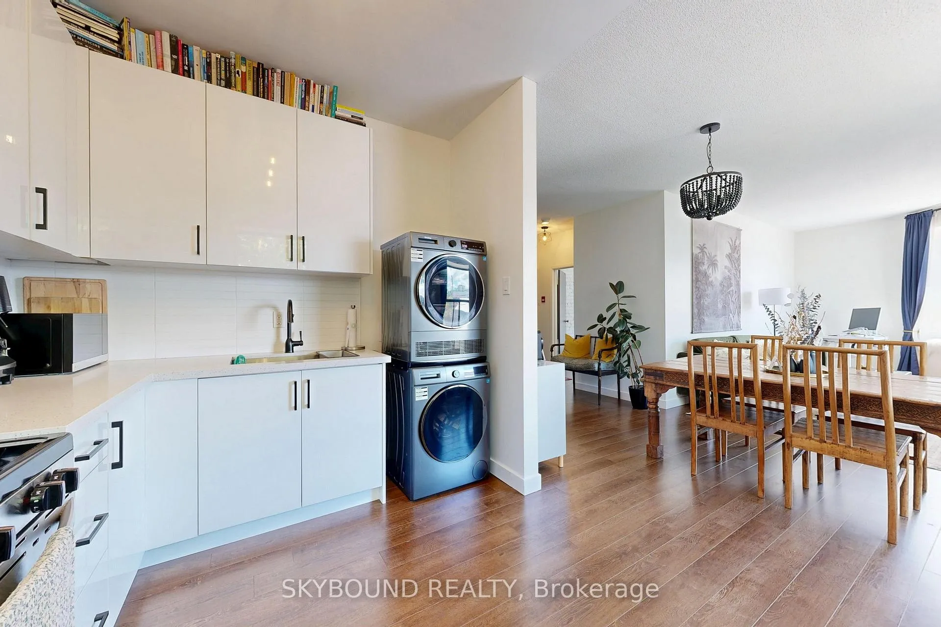 Photo 1 of Unit B, 2104 Queen Street, Toronto, The Beaches — HOMEH
