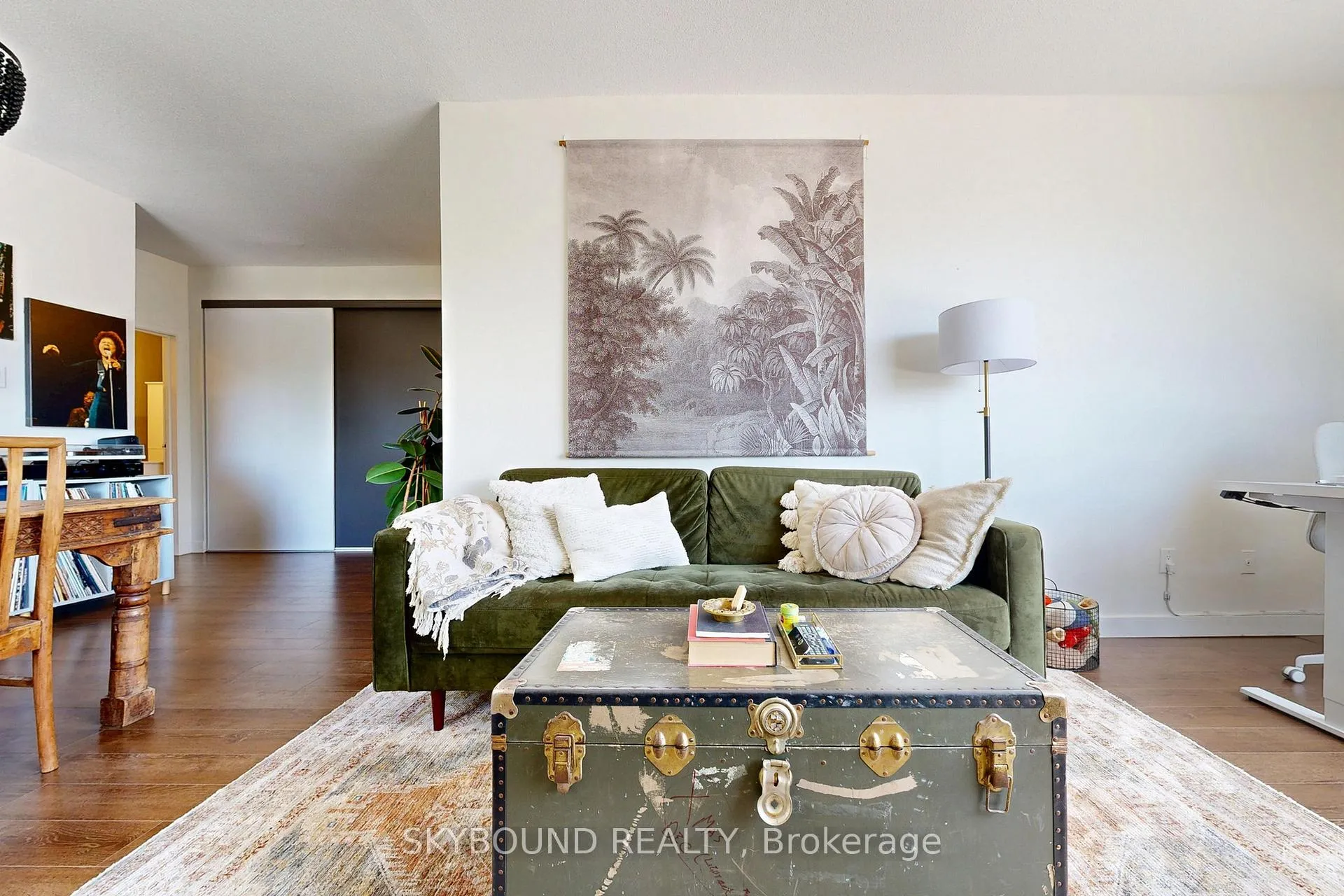 Photo 5 of Unit B, 2104 Queen Street, Toronto, The Beaches — HOMEH