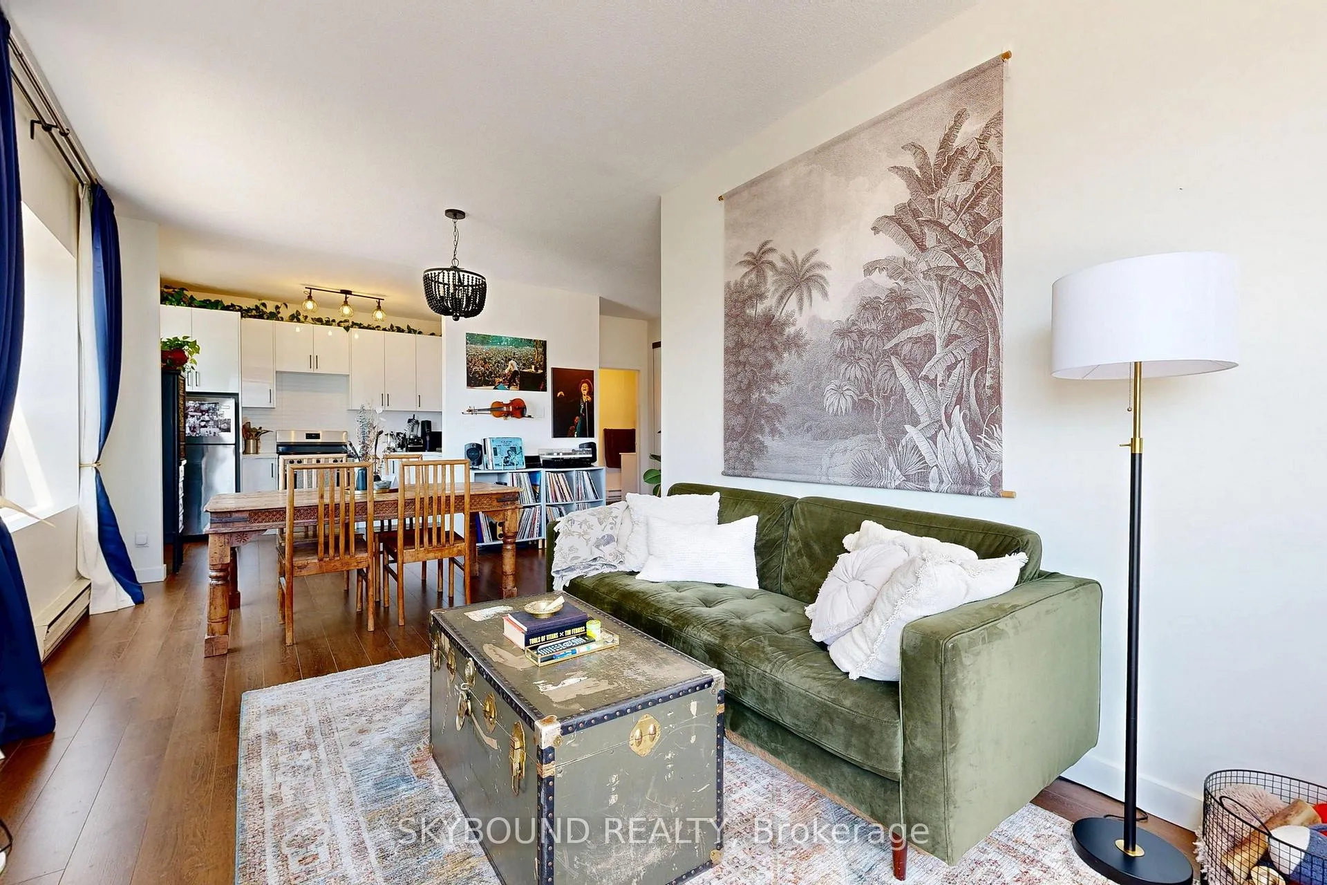 Photo 6 of Unit B, 2104 Queen Street, Toronto, The Beaches — HOMEH