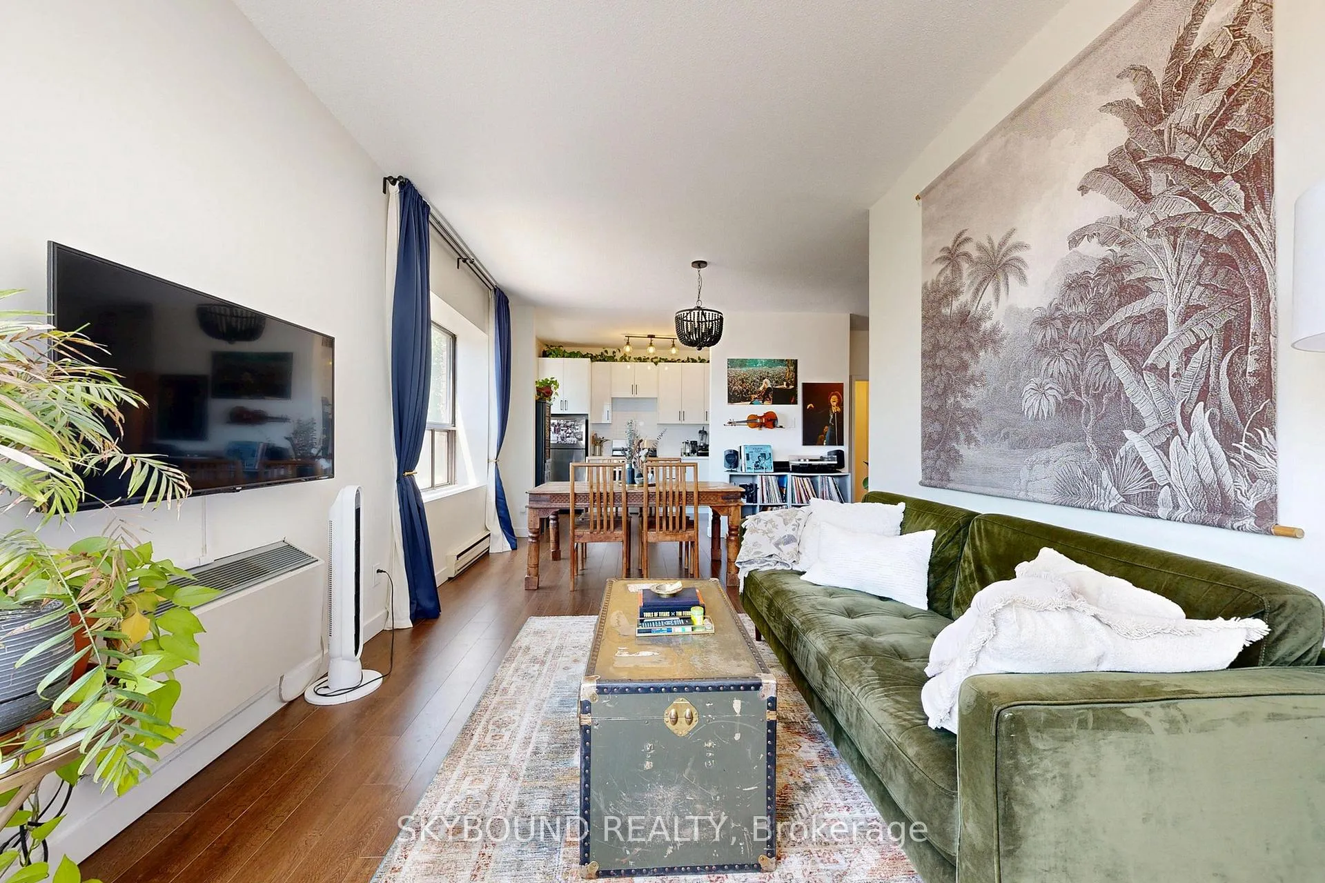 Photo 7 of Unit B, 2104 Queen Street, Toronto, The Beaches — HOMEH