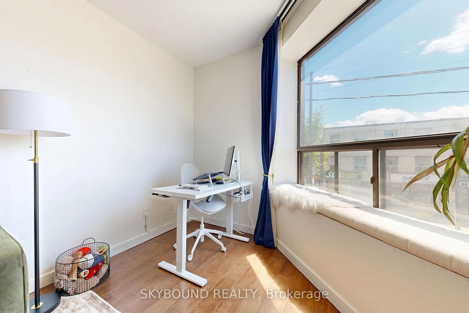 Photo 8 of Unit B, 2104 Queen Street, Toronto, The Beaches — HOMEH