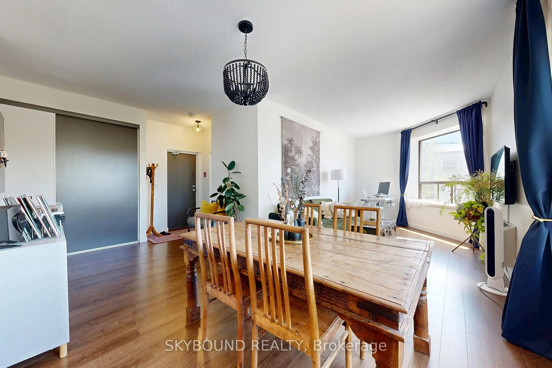 Photo 10 of Unit B, 2104 Queen Street, Toronto, The Beaches — HOMEH