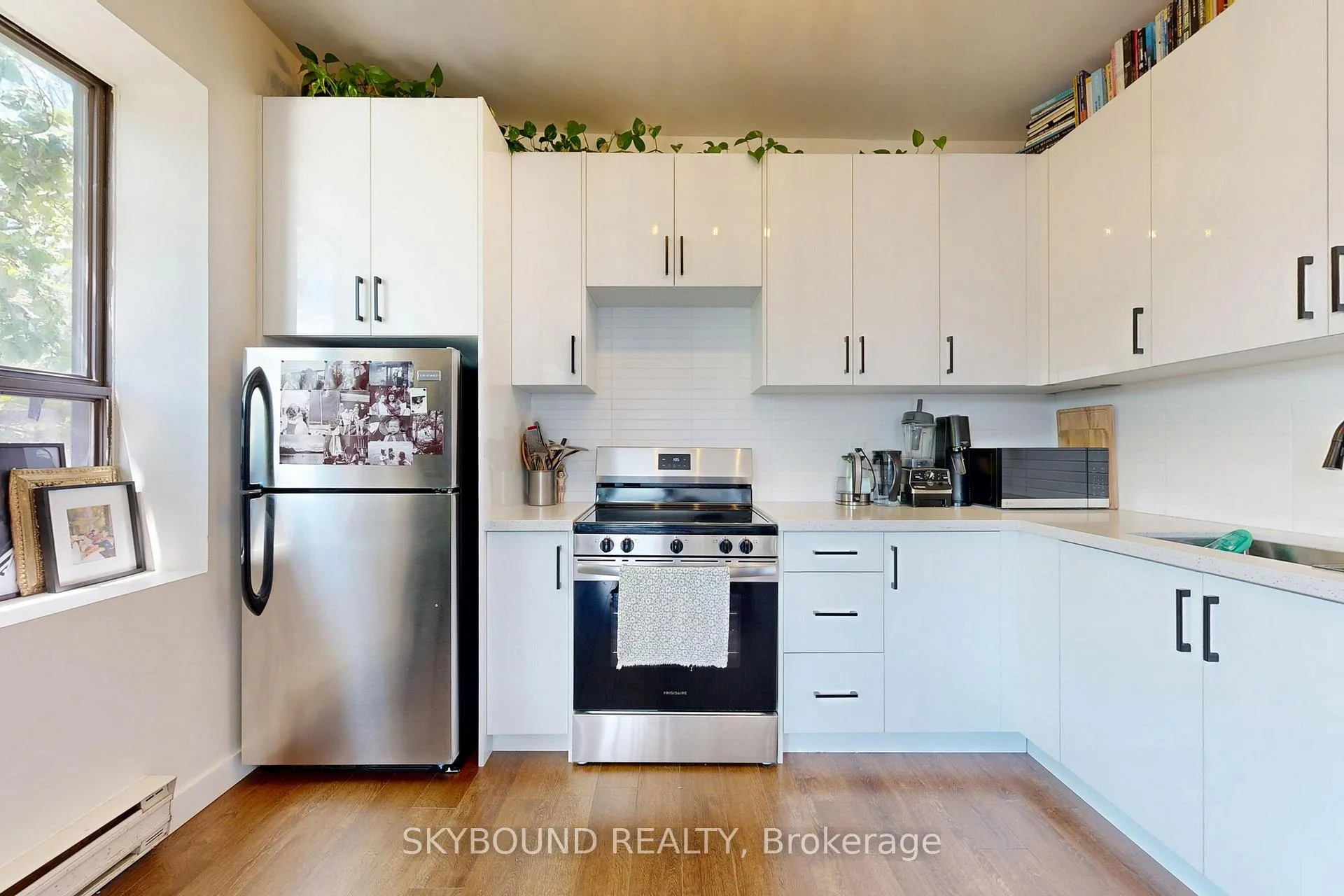 Photo 11 of Unit B, 2104 Queen Street, Toronto, The Beaches — HOMEH