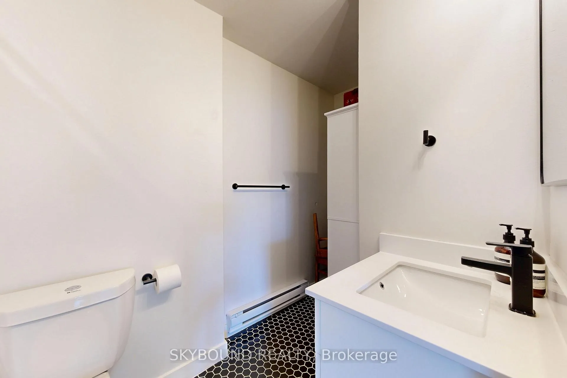 Photo 21 of Unit B, 2104 Queen Street, Toronto, The Beaches — HOMEH