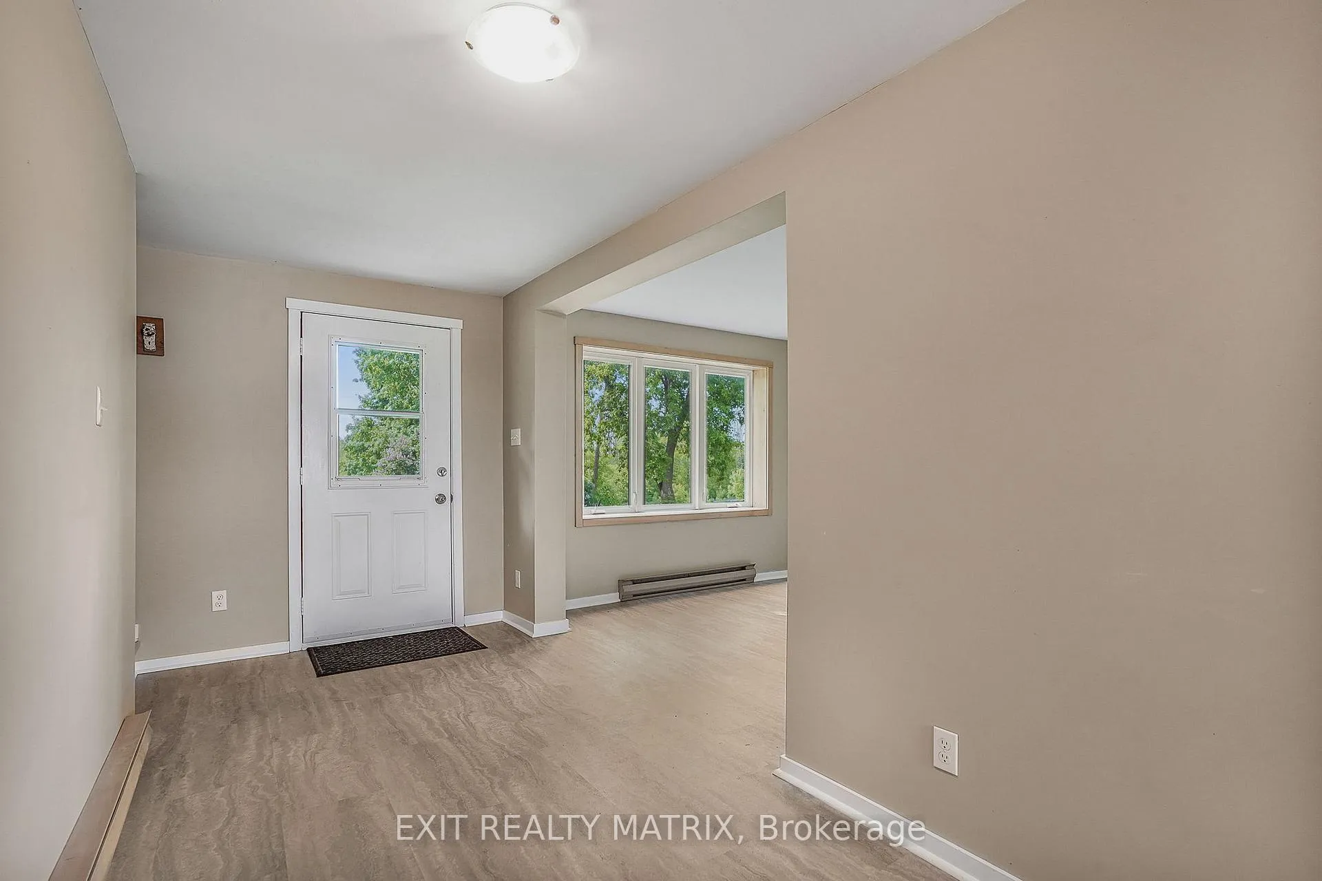 Photo 4 of 20803 Concession 8 Road, South Glengarry, South Glengarry (Lancaster) Twp — HOMEH