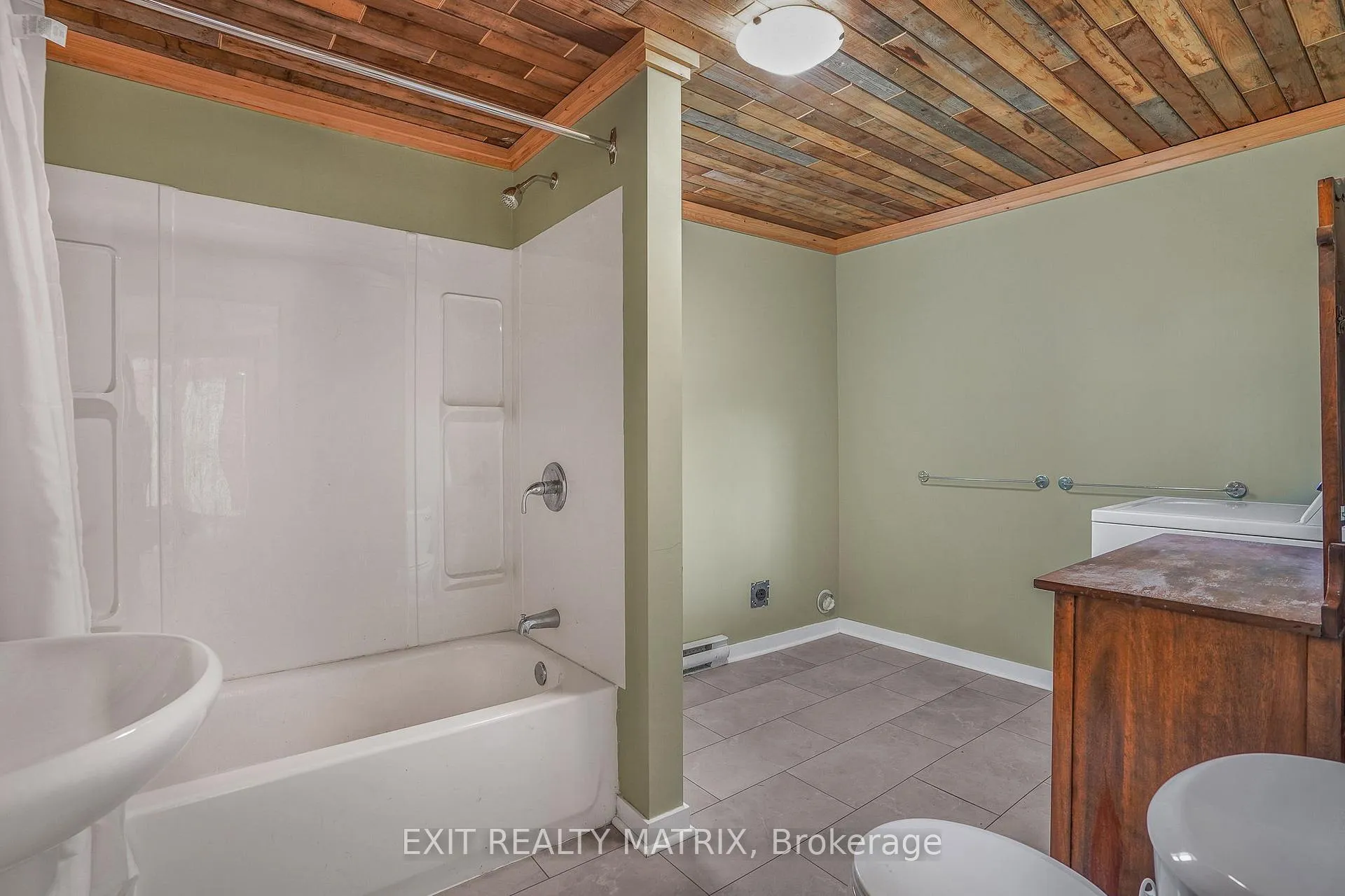 Photo 14 of 20803 Concession 8 Road, South Glengarry, South Glengarry (Lancaster) Twp — HOMEH