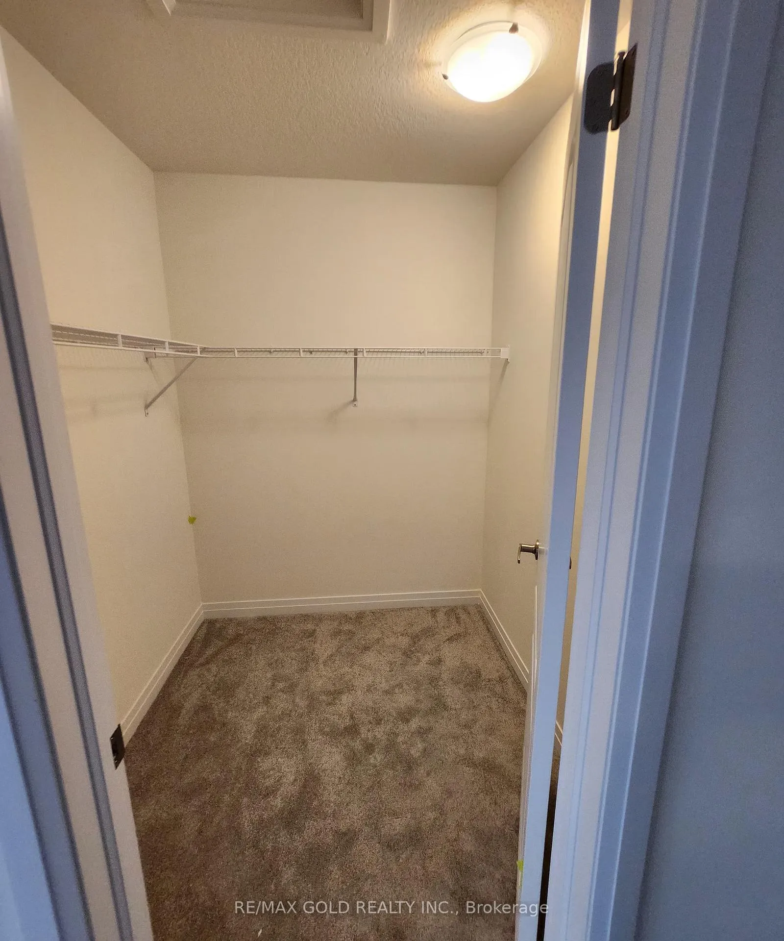 Photo 9 of 229 Port Crescent, Welland, Dain City — HOMEH