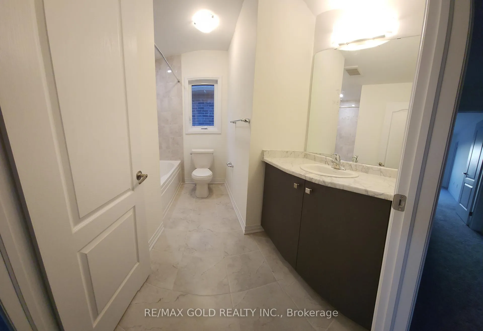 Photo 30 of 229 Port Crescent, Welland, Dain City — HOMEH