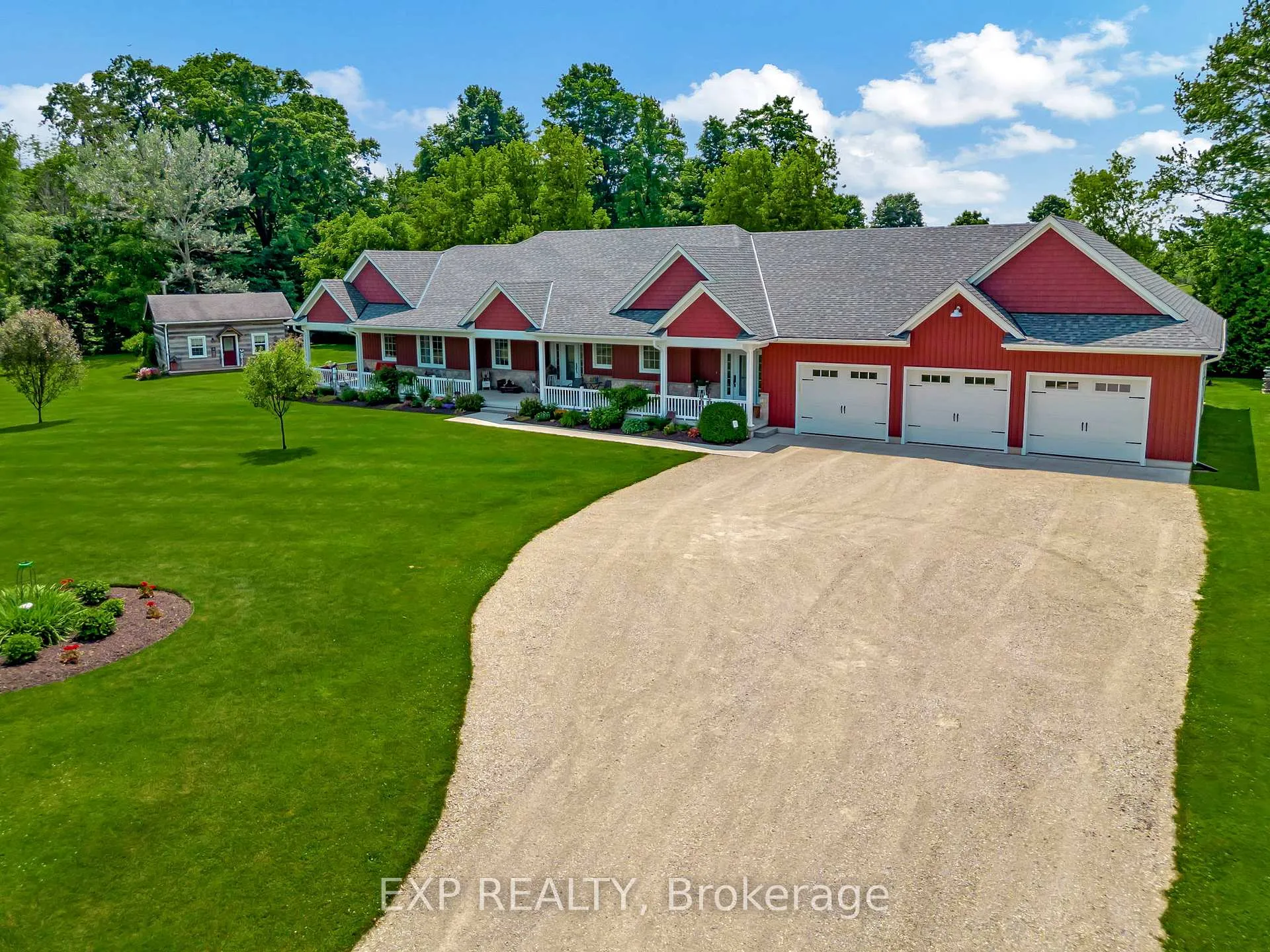 Photo 2 of 3034 Station Road, Howick, Howick Twp — HOMEH