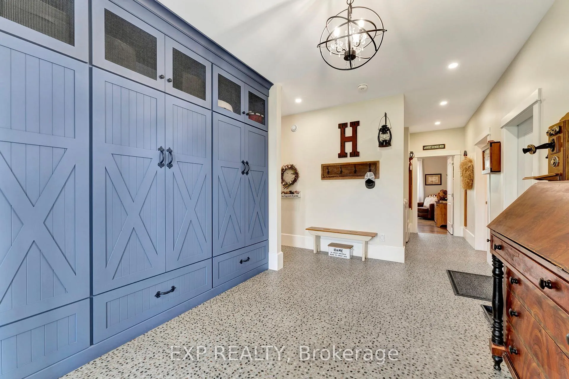 Photo 5 of 3034 Station Road, Howick, Howick Twp — HOMEH