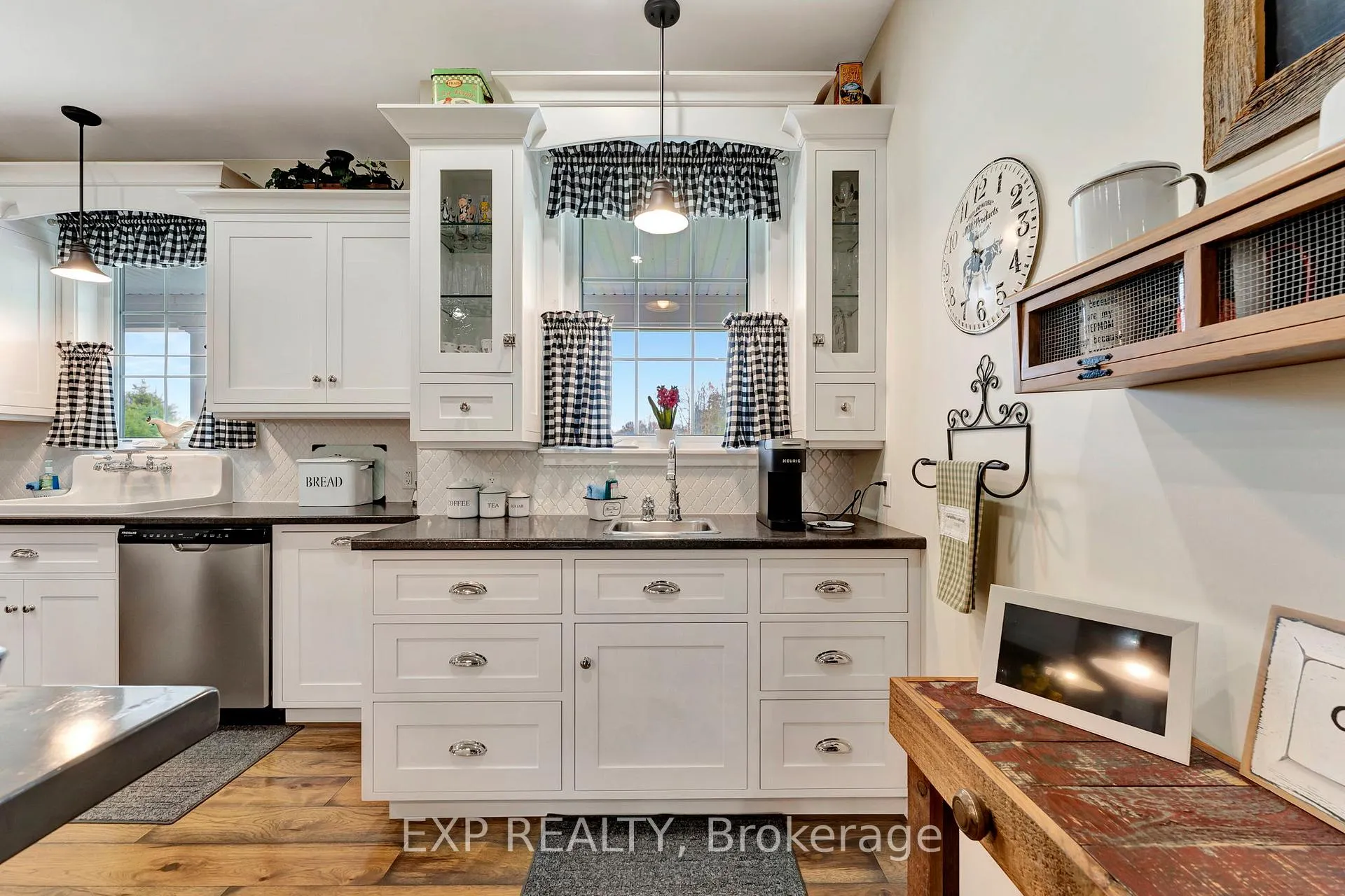 Photo 8 of 3034 Station Road, Howick, Howick Twp — HOMEH