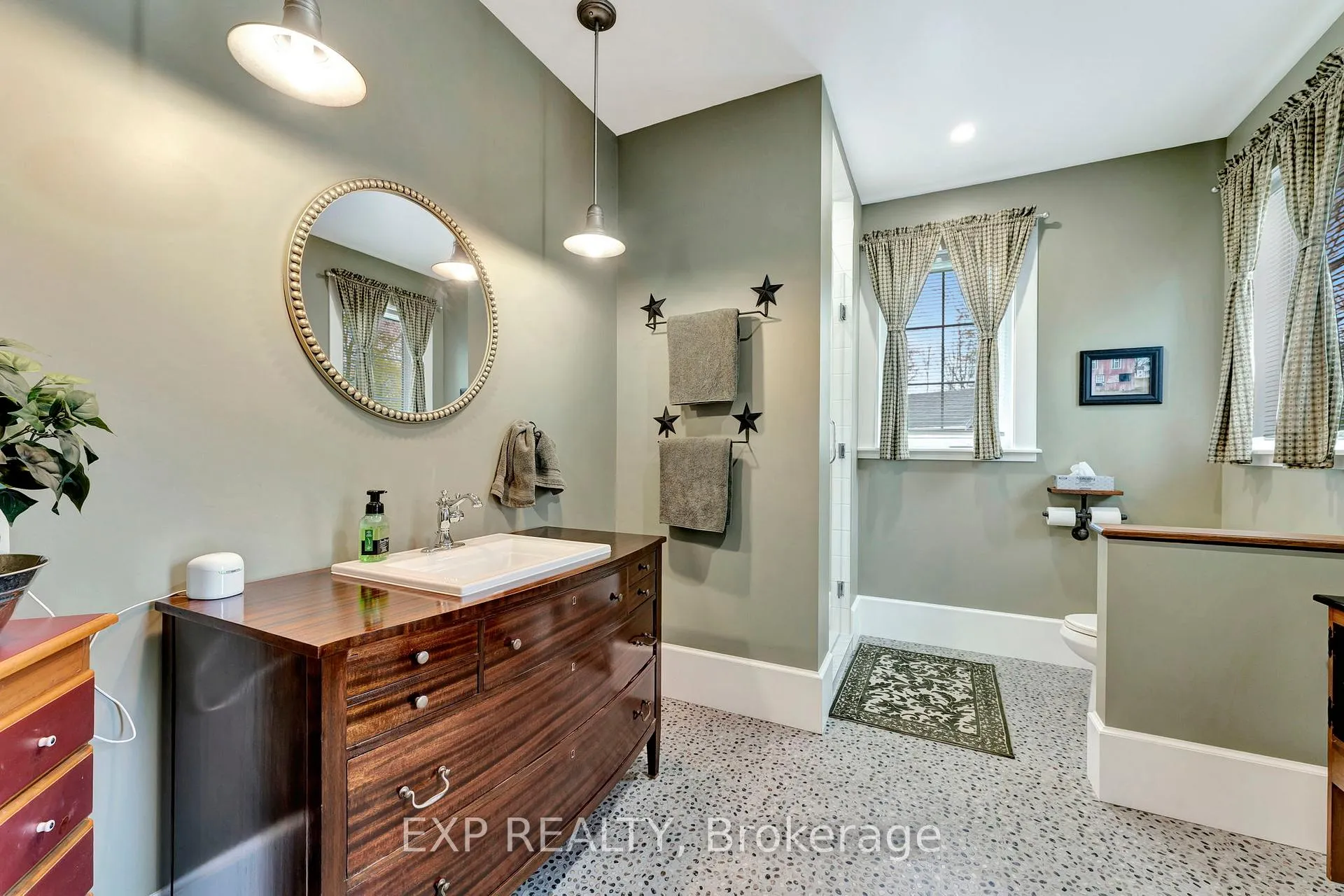 Photo 29 of 3034 Station Road, Howick, Howick Twp — HOMEH