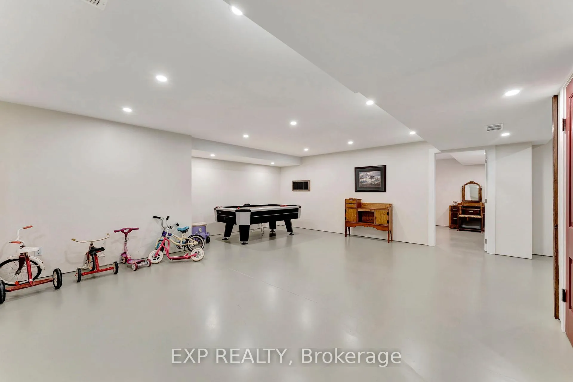Photo 35 of 3034 Station Road, Howick, Howick Twp — HOMEH