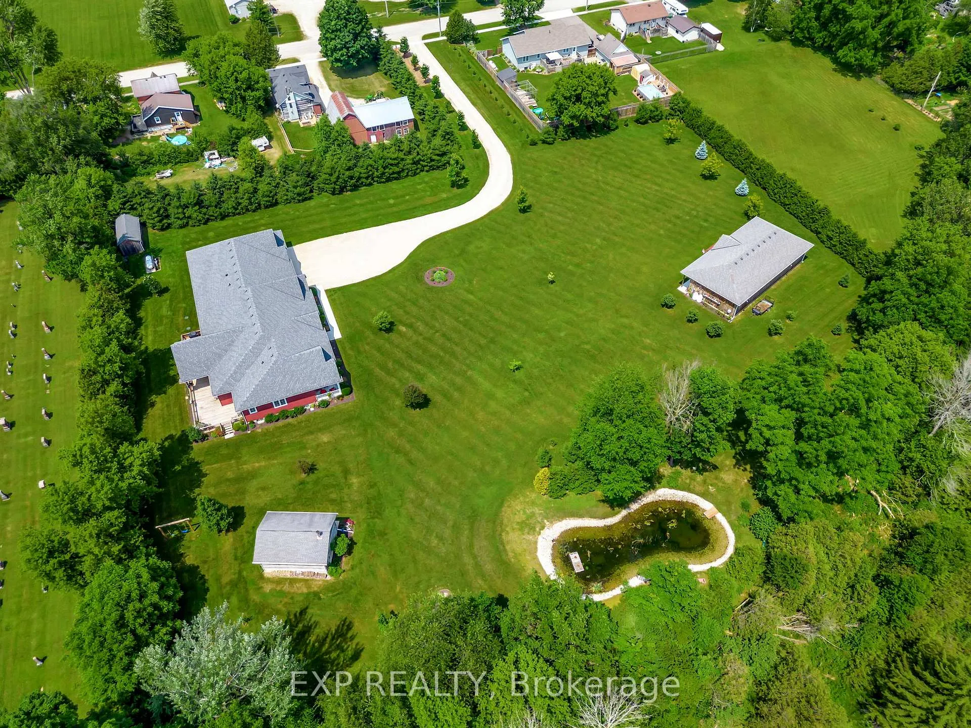 Photo 50 of 3034 Station Road, Howick, Howick Twp — HOMEH