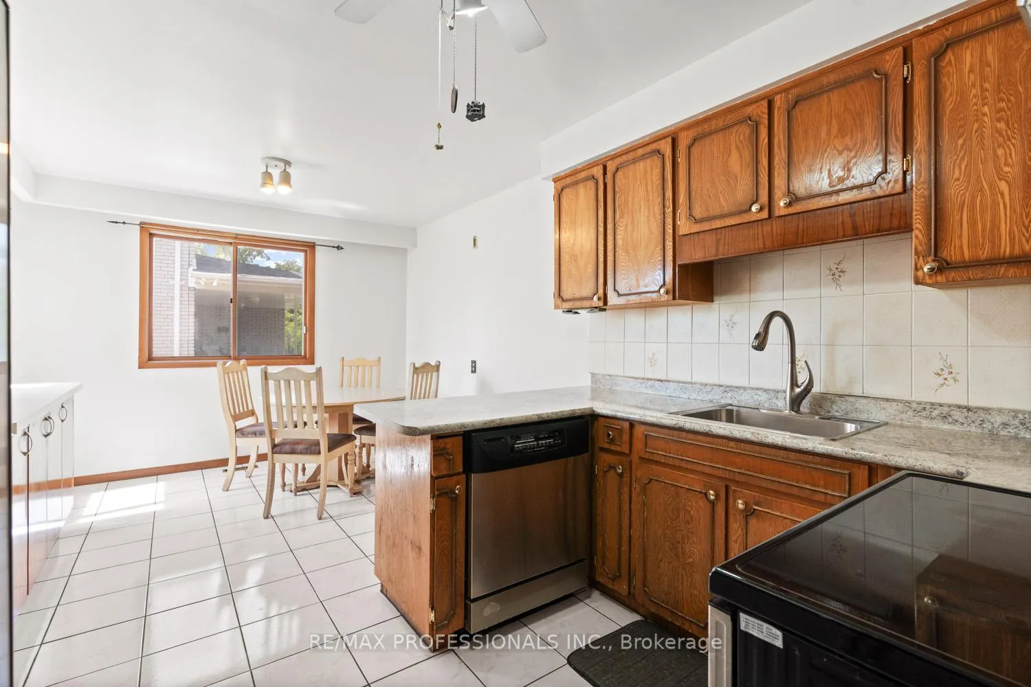 Photo 10 of 380 Targa Road, Mississauga, Cooksville — HOMEH