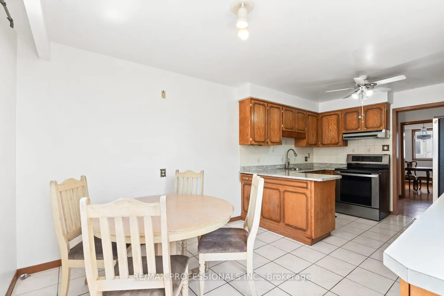 Photo 12 of 380 Targa Road, Mississauga, Cooksville — HOMEH