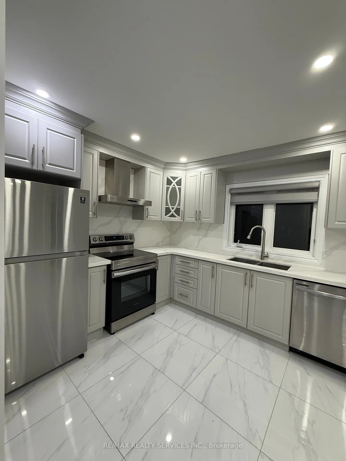 Photo 6 of 60 Culture Crescent, Brampton, Fletcher's Creek Village — HOMEH