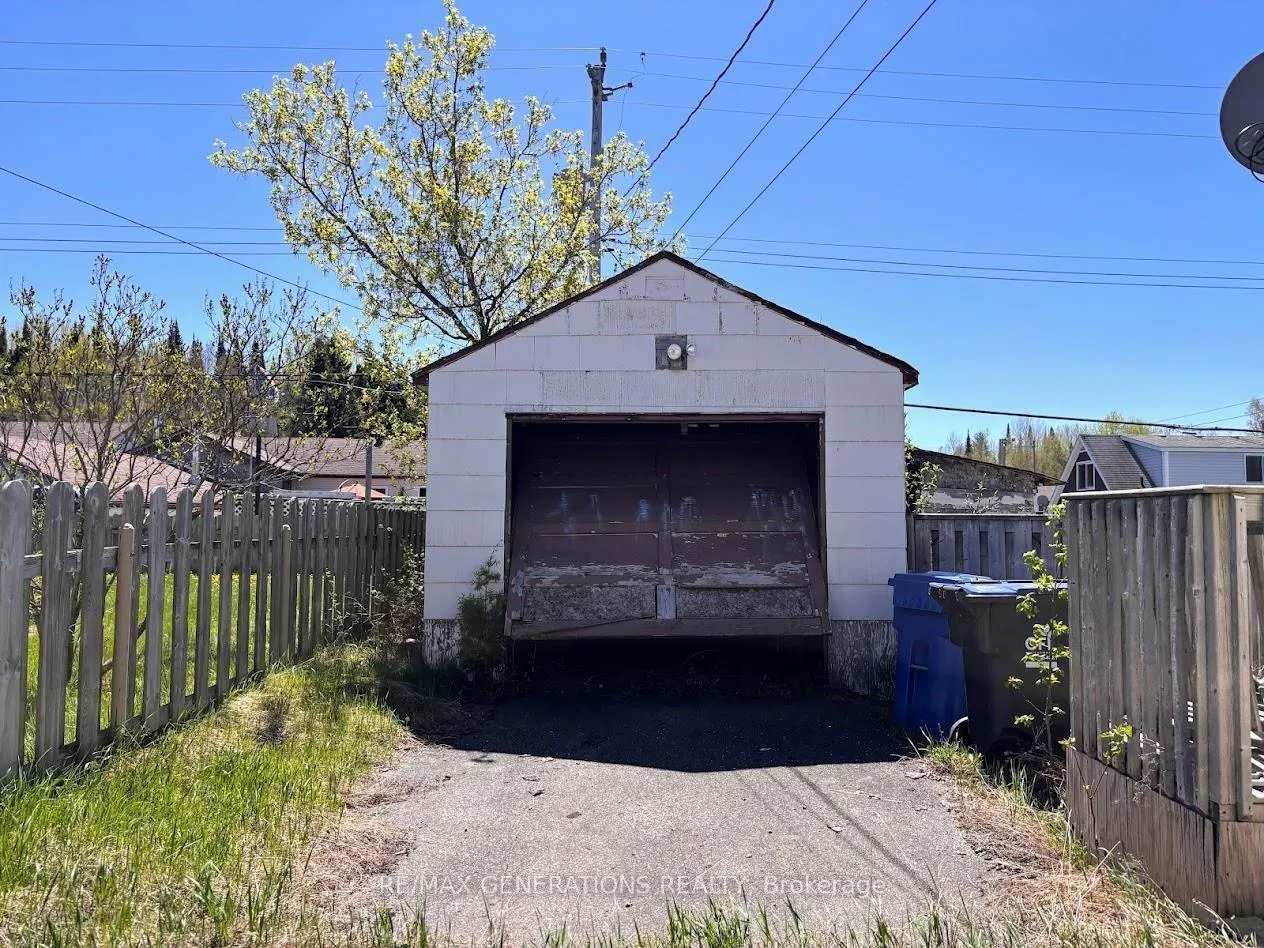 Photo 31 of 50 Neebig Avenue, Manitouwadge — HOMEH