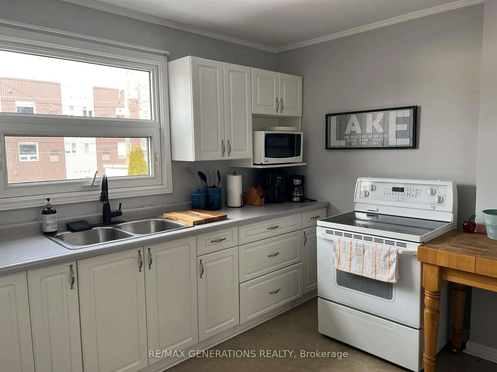 Photo 4 of 32 McCullough Street, Marathon — HOMEH