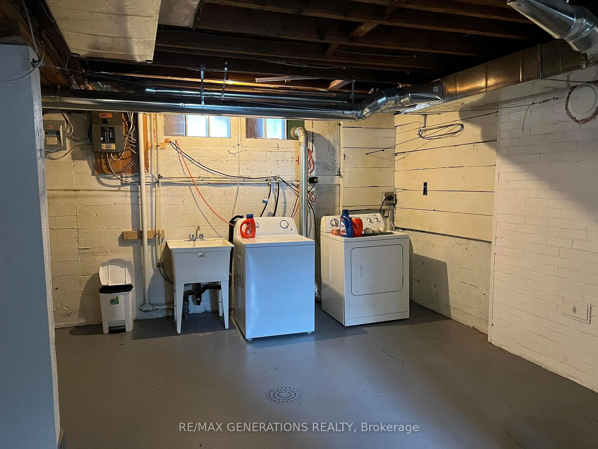 Photo 8 of 32 McCullough Street, Marathon — HOMEH