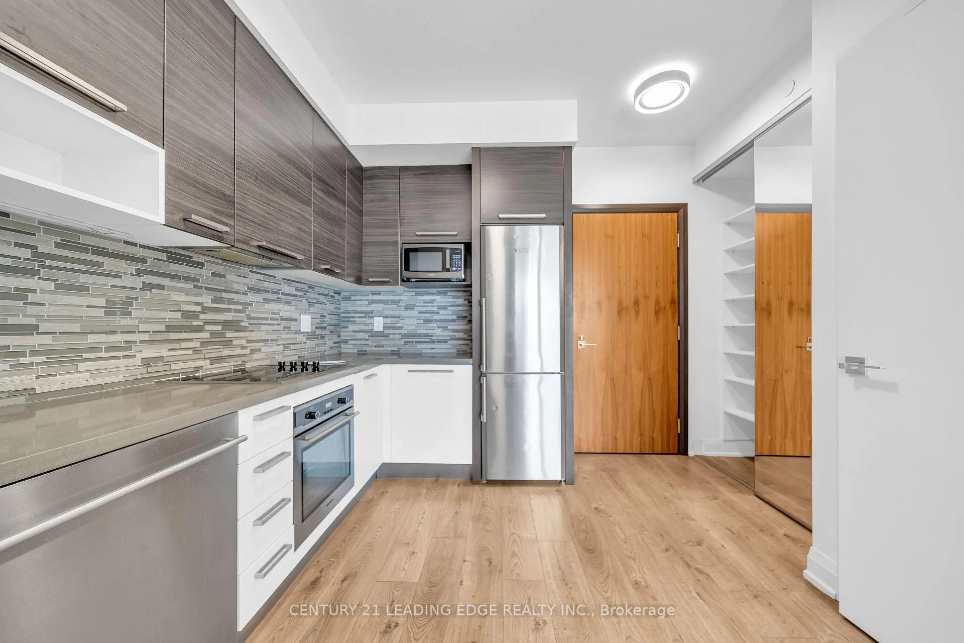 Photo 2 of Unit 2608, 36 Park Lawn Road, Etobicoke, Mimico — HOMEH