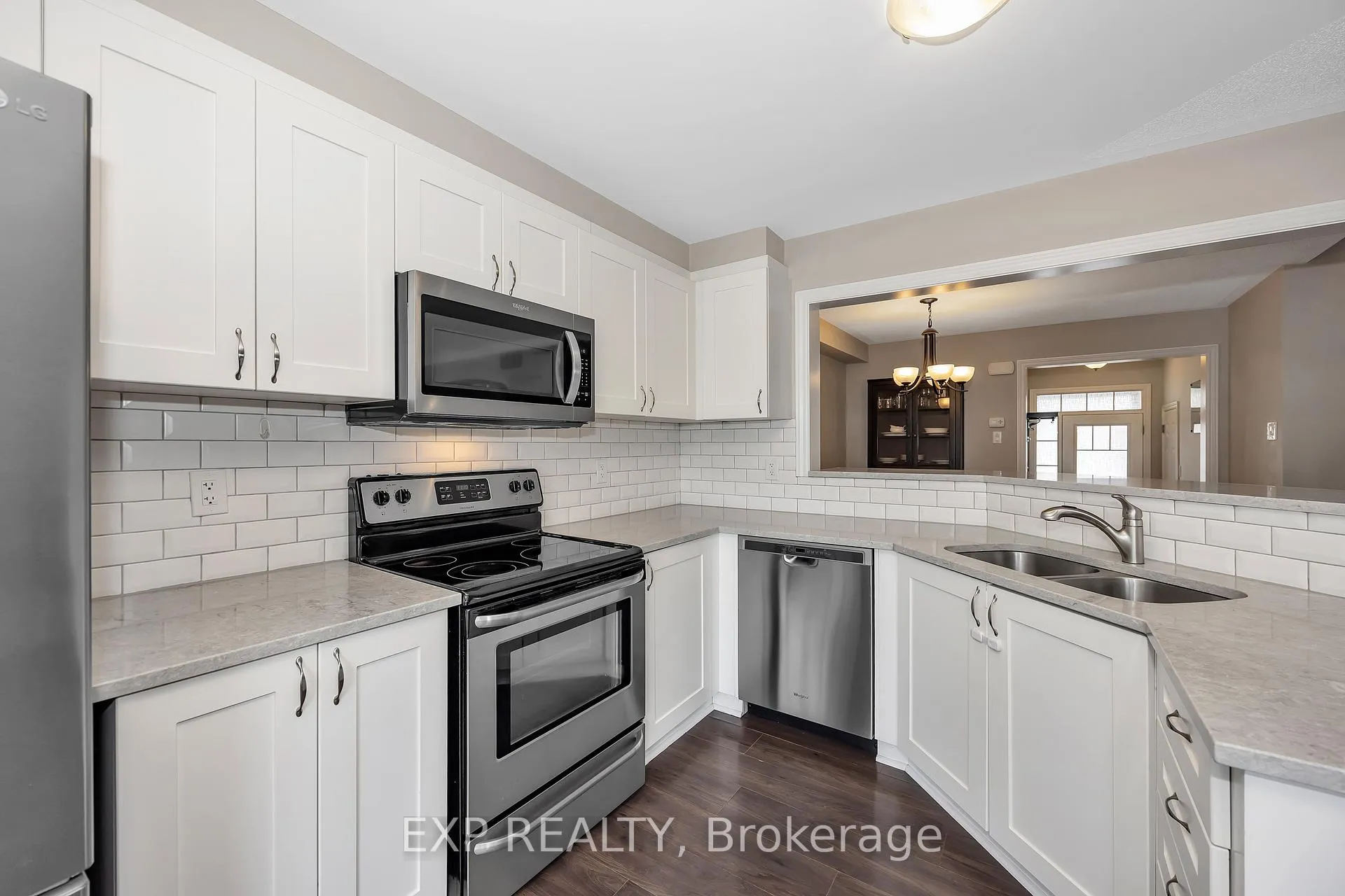 Photo 8 of 104 Conifer Creek Circle, Ottawa, Kanata - Emerald Meadows/Trailwest — HOMEH