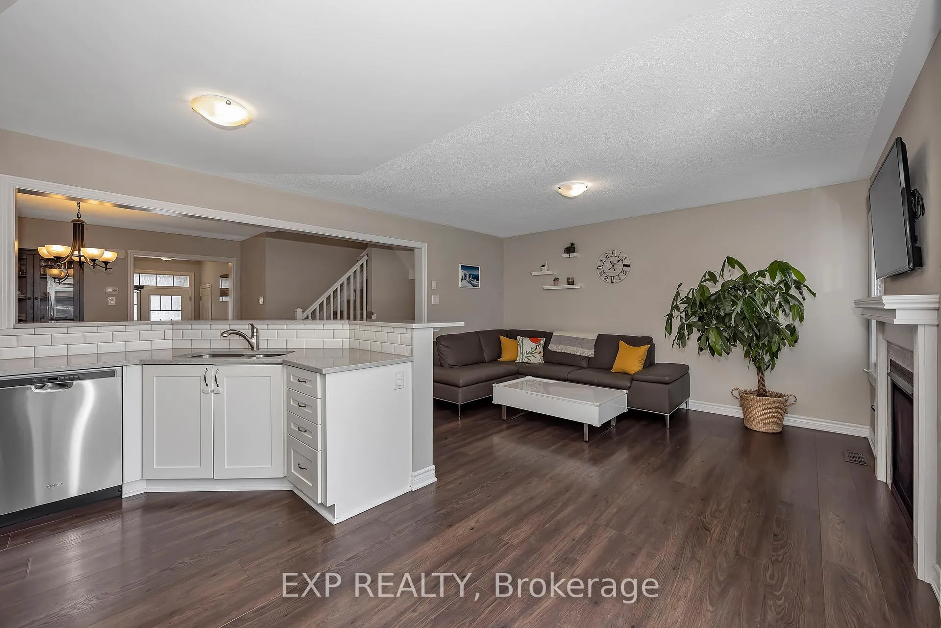 Photo 9 of 104 Conifer Creek Circle, Ottawa, Kanata - Emerald Meadows/Trailwest — HOMEH