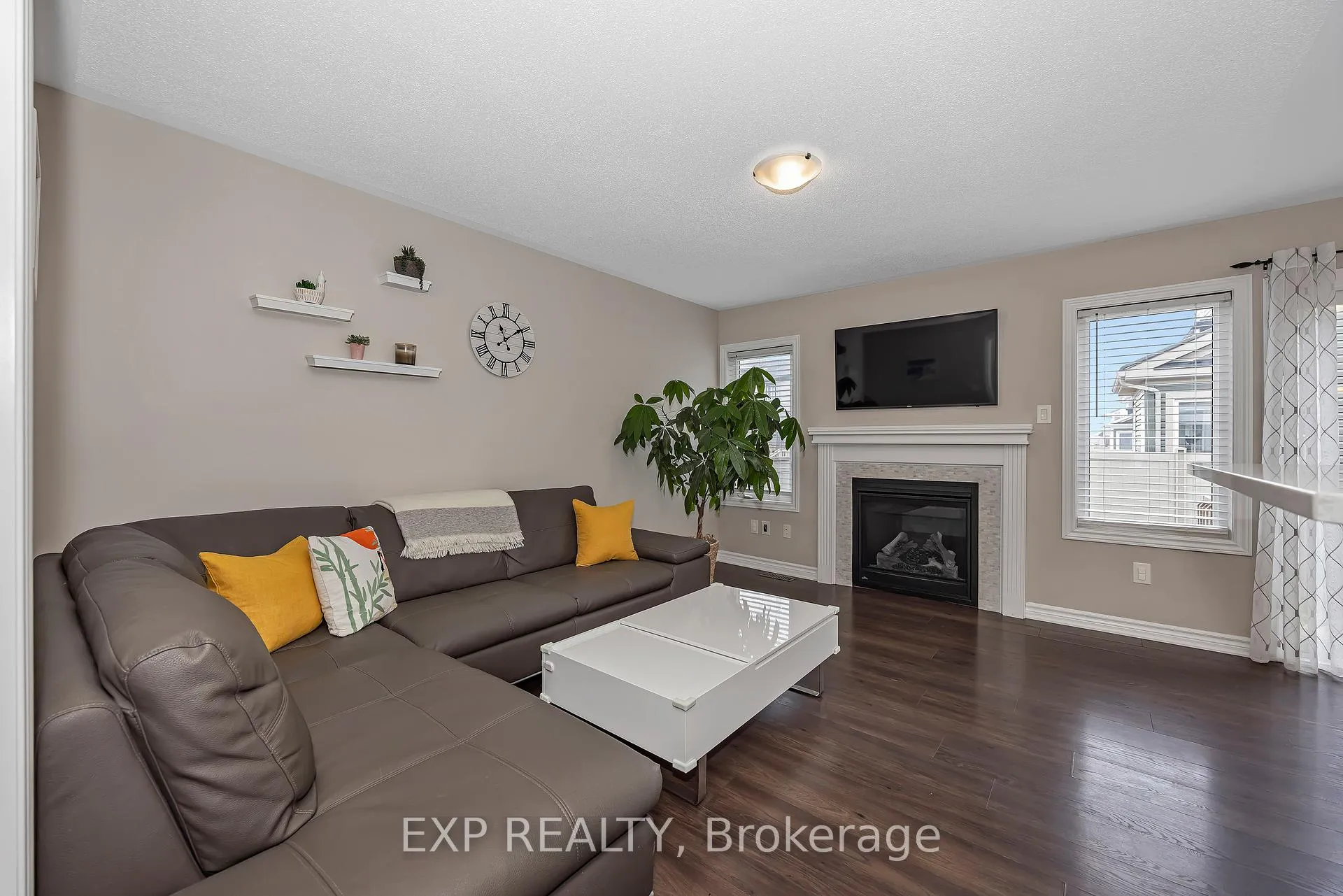 Photo 10 of 104 Conifer Creek Circle, Ottawa, Kanata - Emerald Meadows/Trailwest — HOMEH