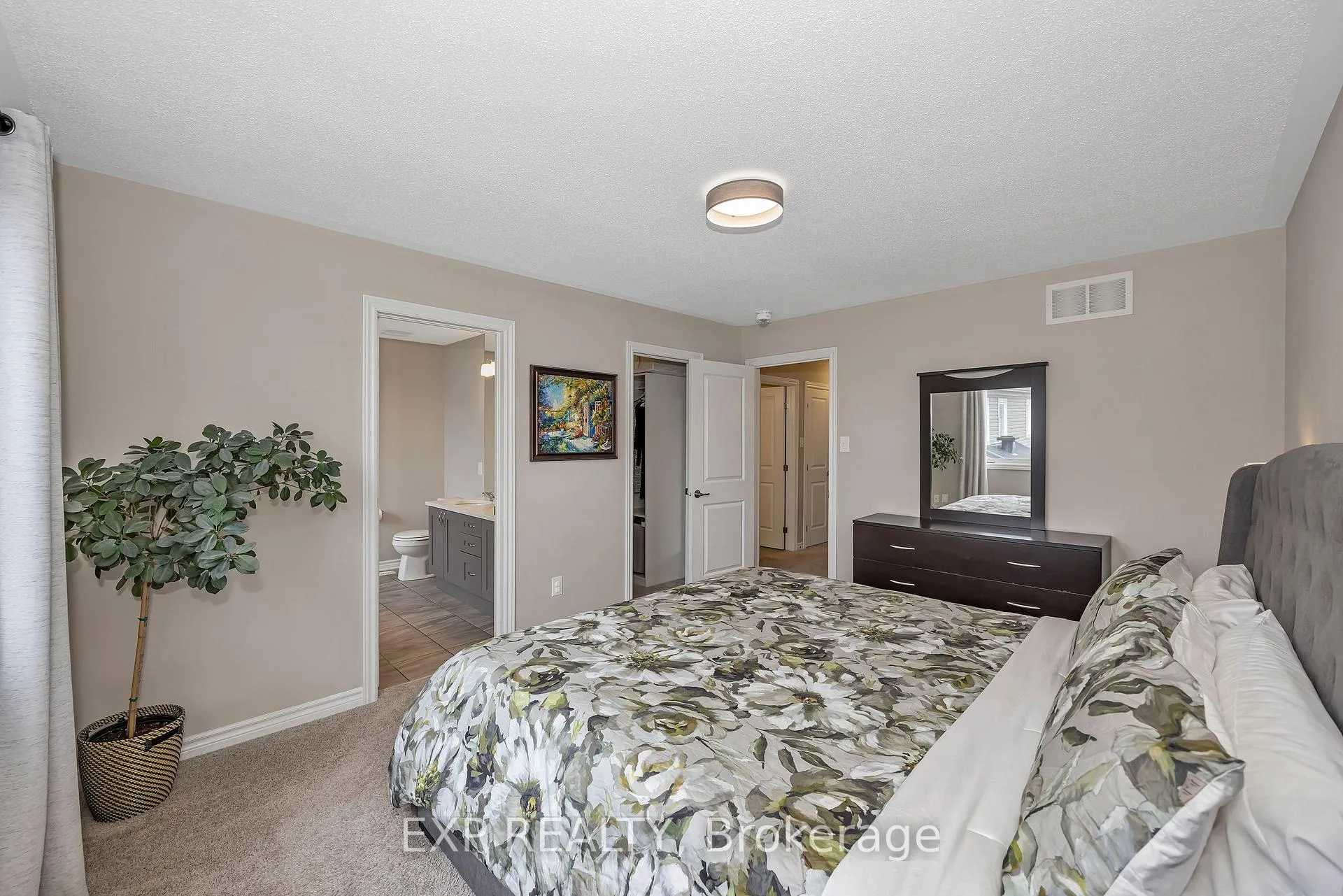 Photo 13 of 104 Conifer Creek Circle, Ottawa, Kanata - Emerald Meadows/Trailwest — HOMEH