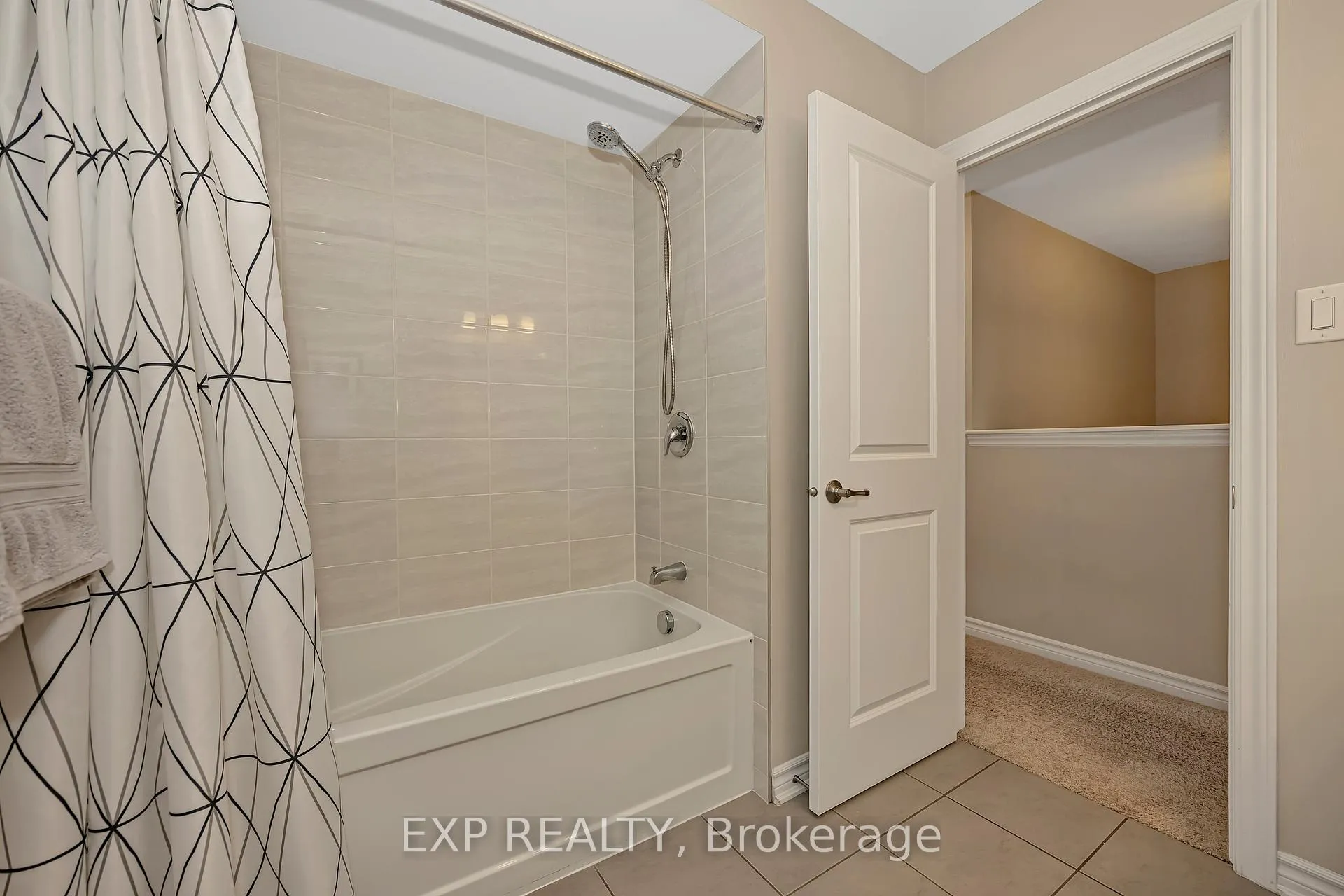 Photo 22 of 104 Conifer Creek Circle, Ottawa, Kanata - Emerald Meadows/Trailwest — HOMEH