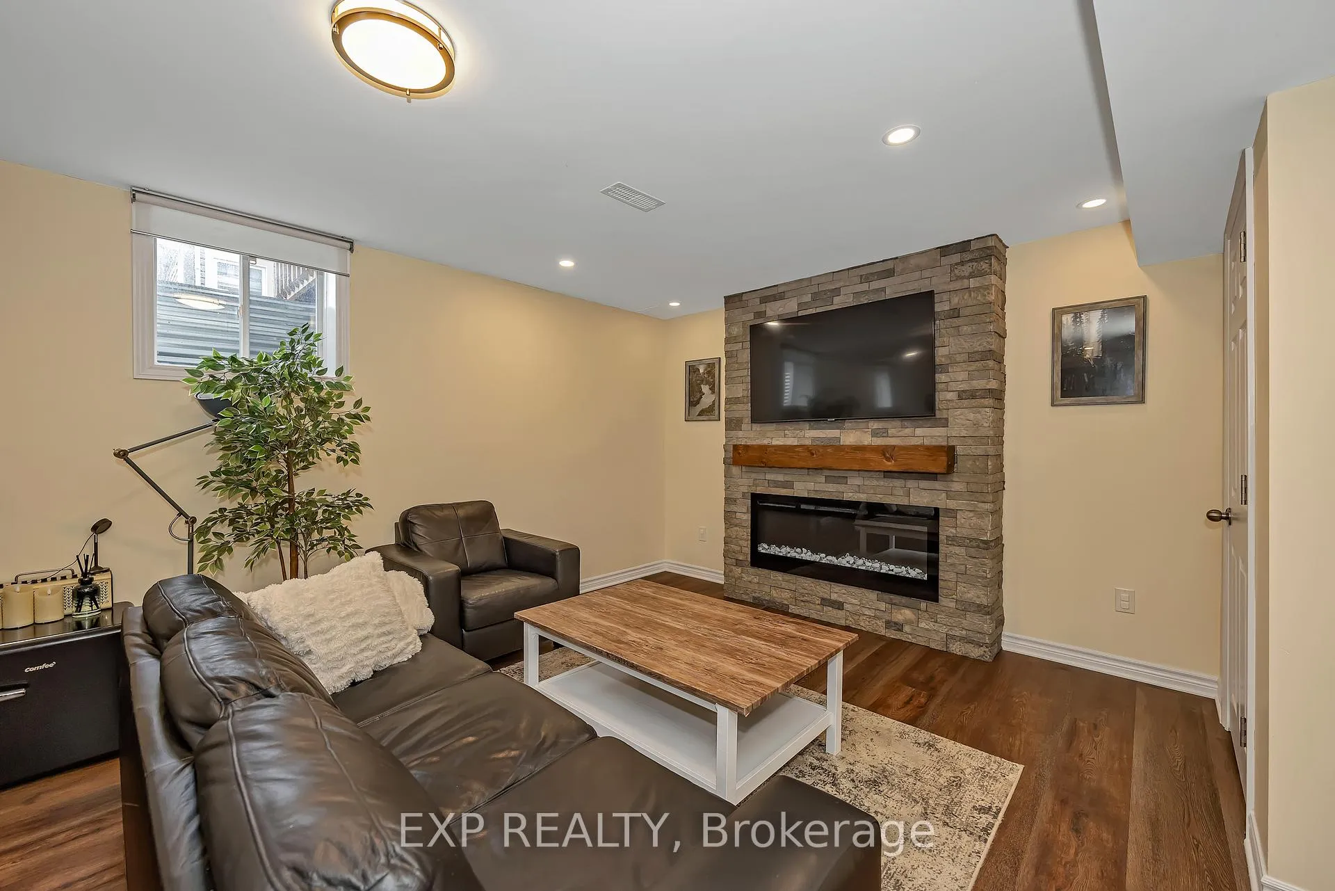 Photo 24 of 104 Conifer Creek Circle, Ottawa, Kanata - Emerald Meadows/Trailwest — HOMEH