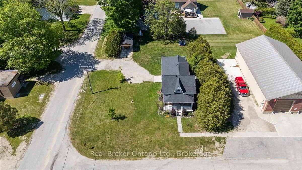 Photo 2 of 732 Arthur Street, West Grey — HOMEH