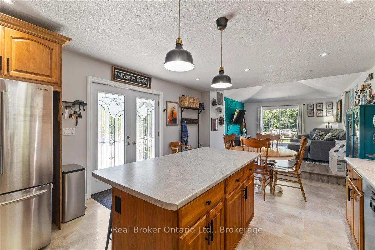 Photo 5 of 732 Arthur Street, West Grey — HOMEH