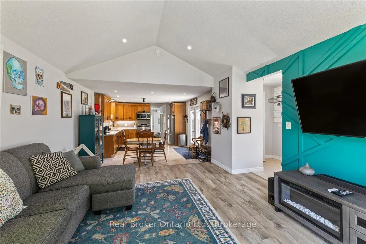 Photo 6 of 732 Arthur Street, West Grey — HOMEH