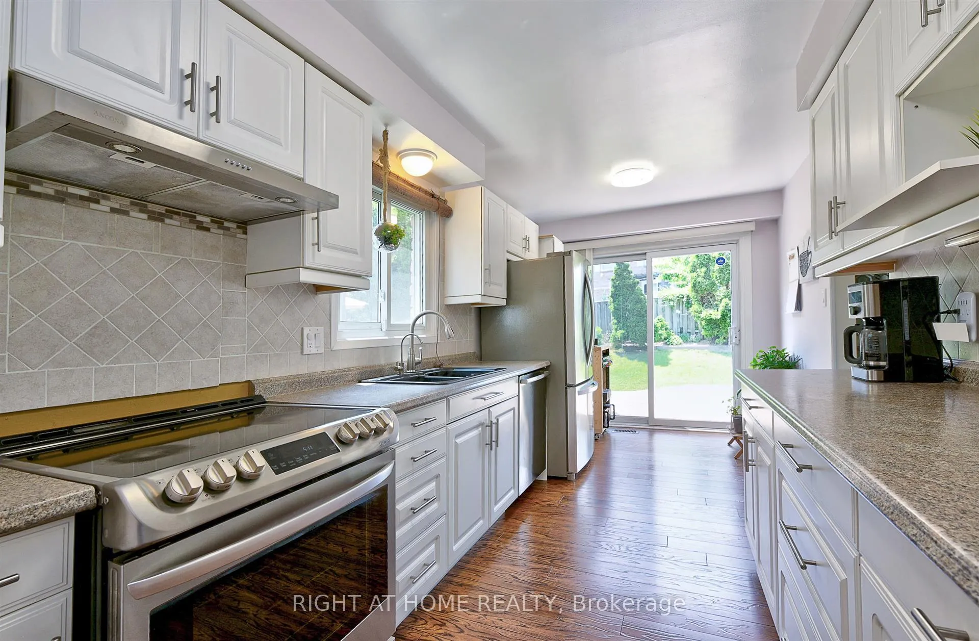 Photo 8 of 4224 Trapper Crescent, Mississauga, Erin Mills — HOMEH