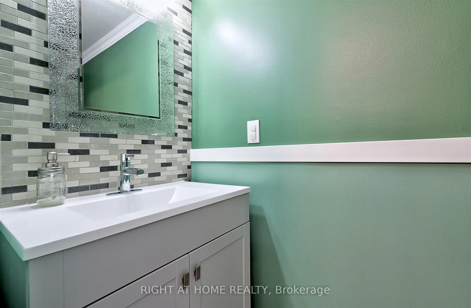 Photo 9 of 4224 Trapper Crescent, Mississauga, Erin Mills — HOMEH