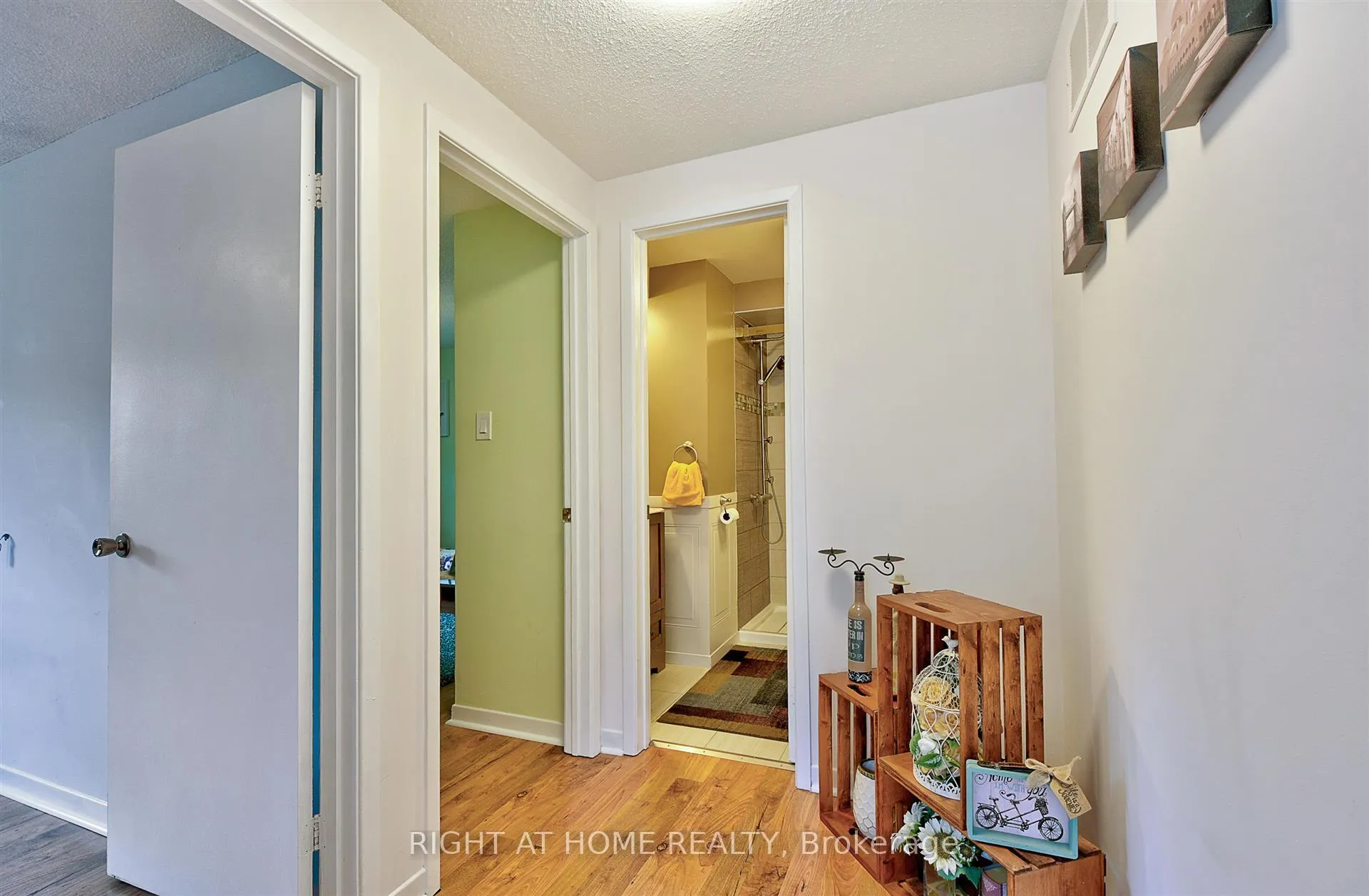 Photo 10 of 4224 Trapper Crescent, Mississauga, Erin Mills — HOMEH