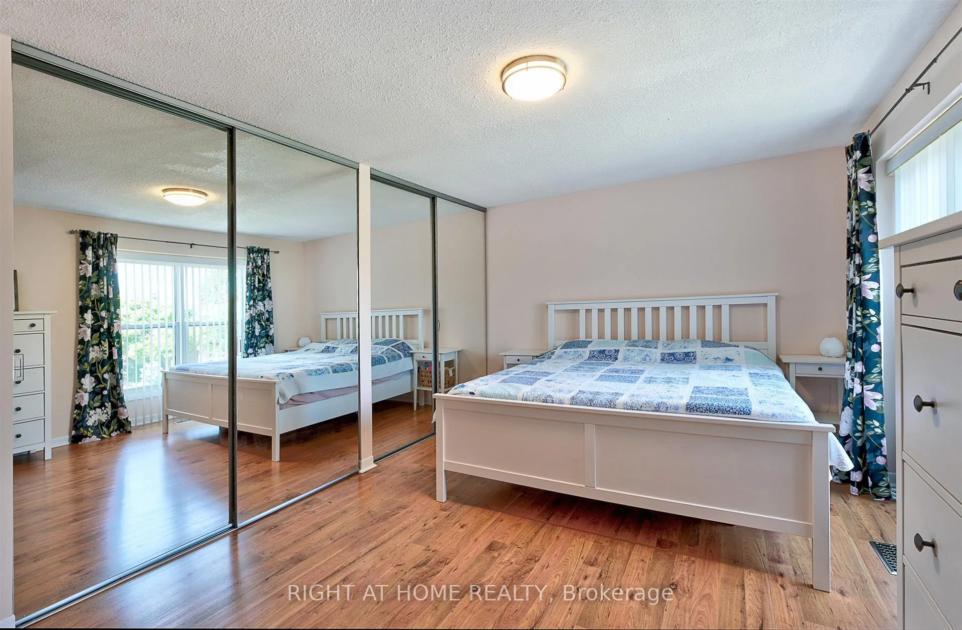Photo 11 of 4224 Trapper Crescent, Mississauga, Erin Mills — HOMEH