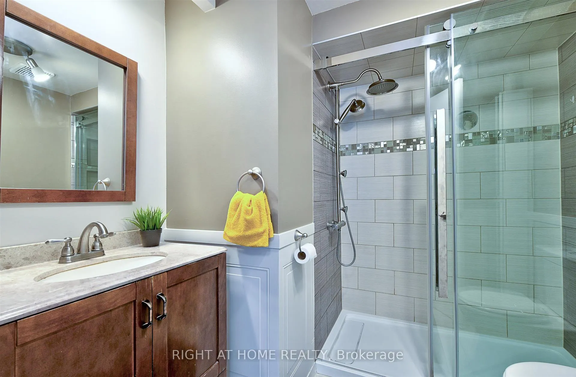 Photo 16 of 4224 Trapper Crescent, Mississauga, Erin Mills — HOMEH