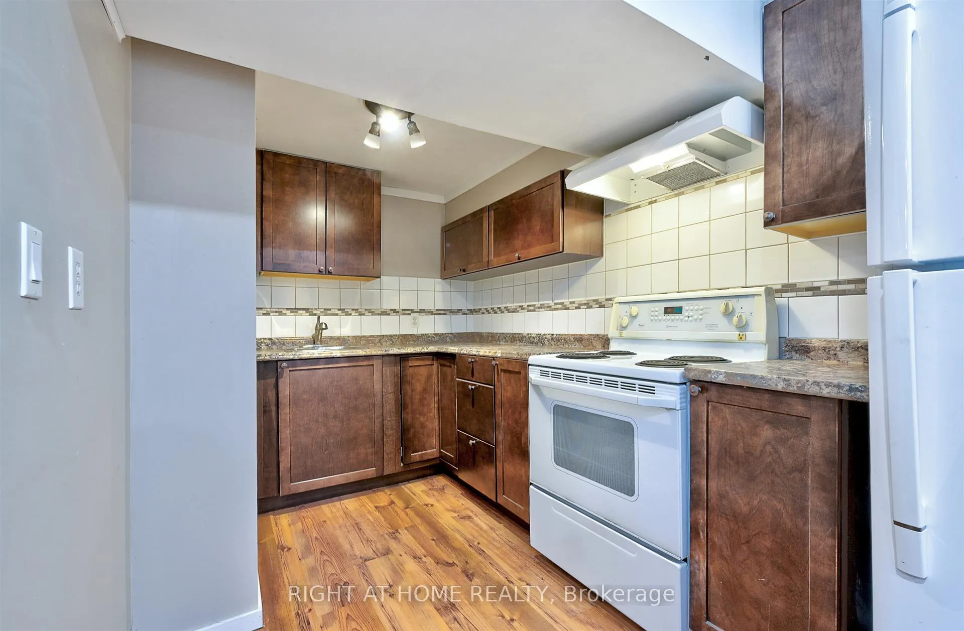 Photo 19 of 4224 Trapper Crescent, Mississauga, Erin Mills — HOMEH