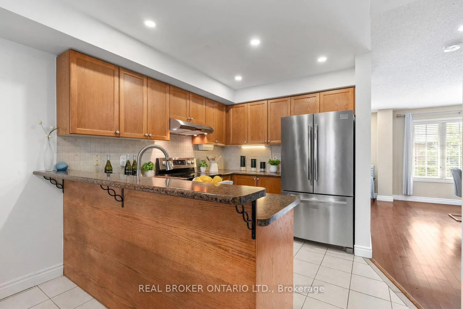 Photo 11 of Unit 7, 25 West Deane Park Drive, Etobicoke, Eringate-Centennial-West Deane — HOMEH