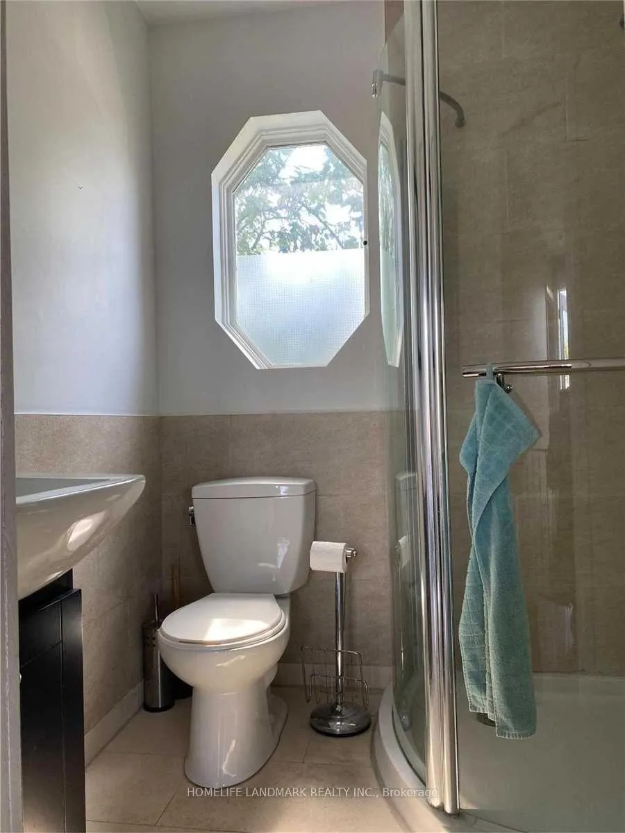 Photo 12 of Unit Upper, 4 Sully Crescent, Toronto, Trinity-Bellwoods — HOMEH