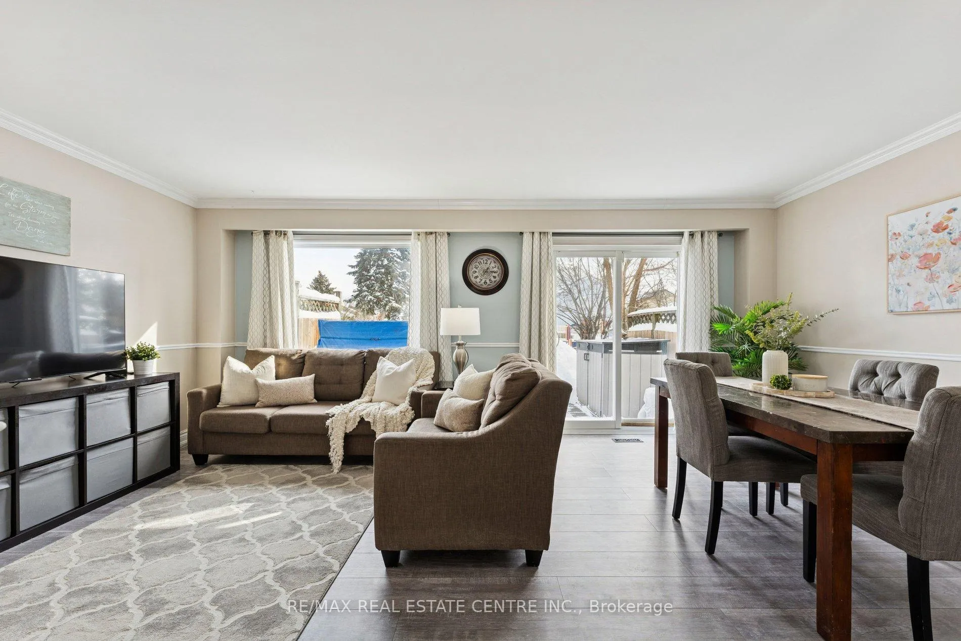 Photo 8 of 35 Primrose Crescent, Brampton, Heart Lake West — HOMEH