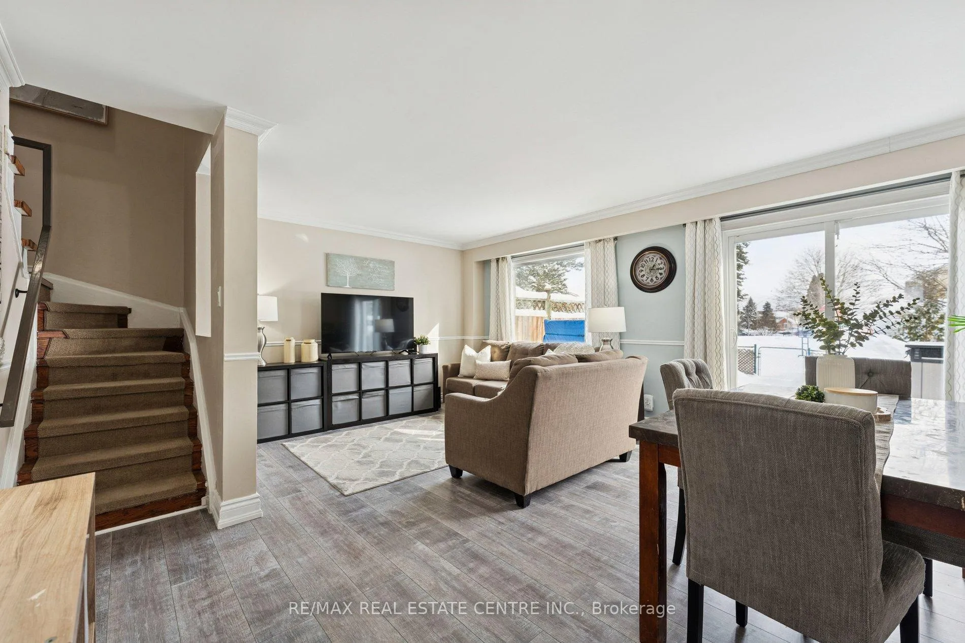 Photo 9 of 35 Primrose Crescent, Brampton, Heart Lake West — HOMEH